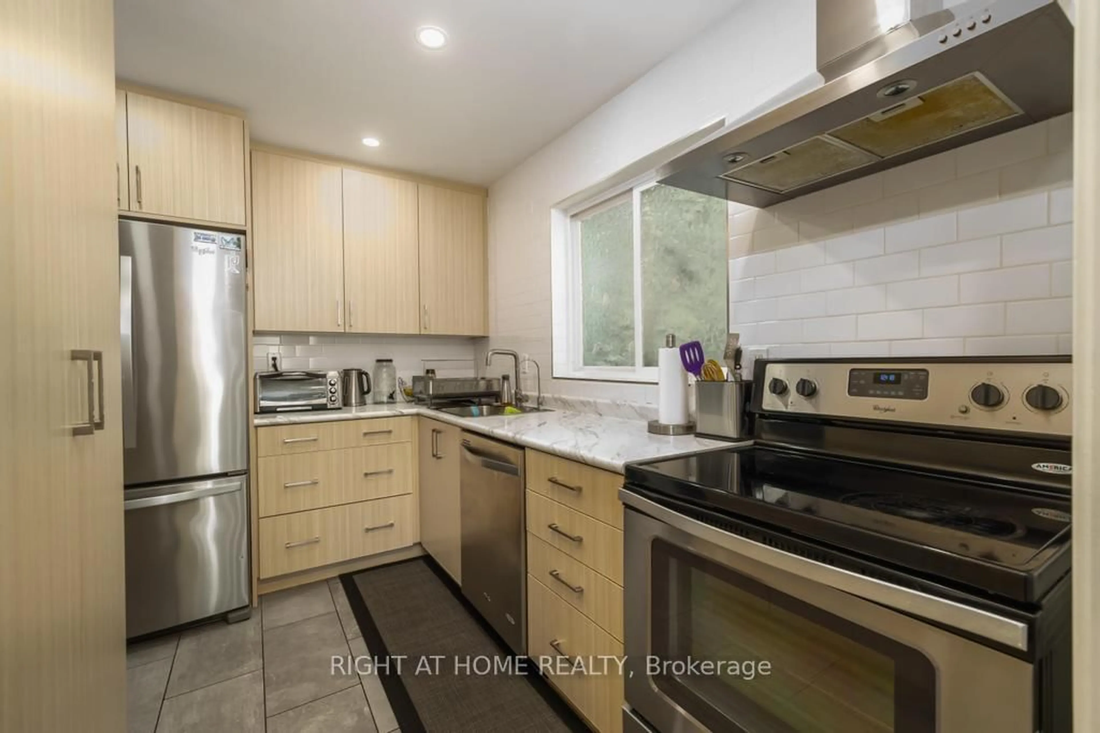 Standard kitchen, unknown for 23 Four Winds Dr #13, Toronto Ontario M3J 1K7