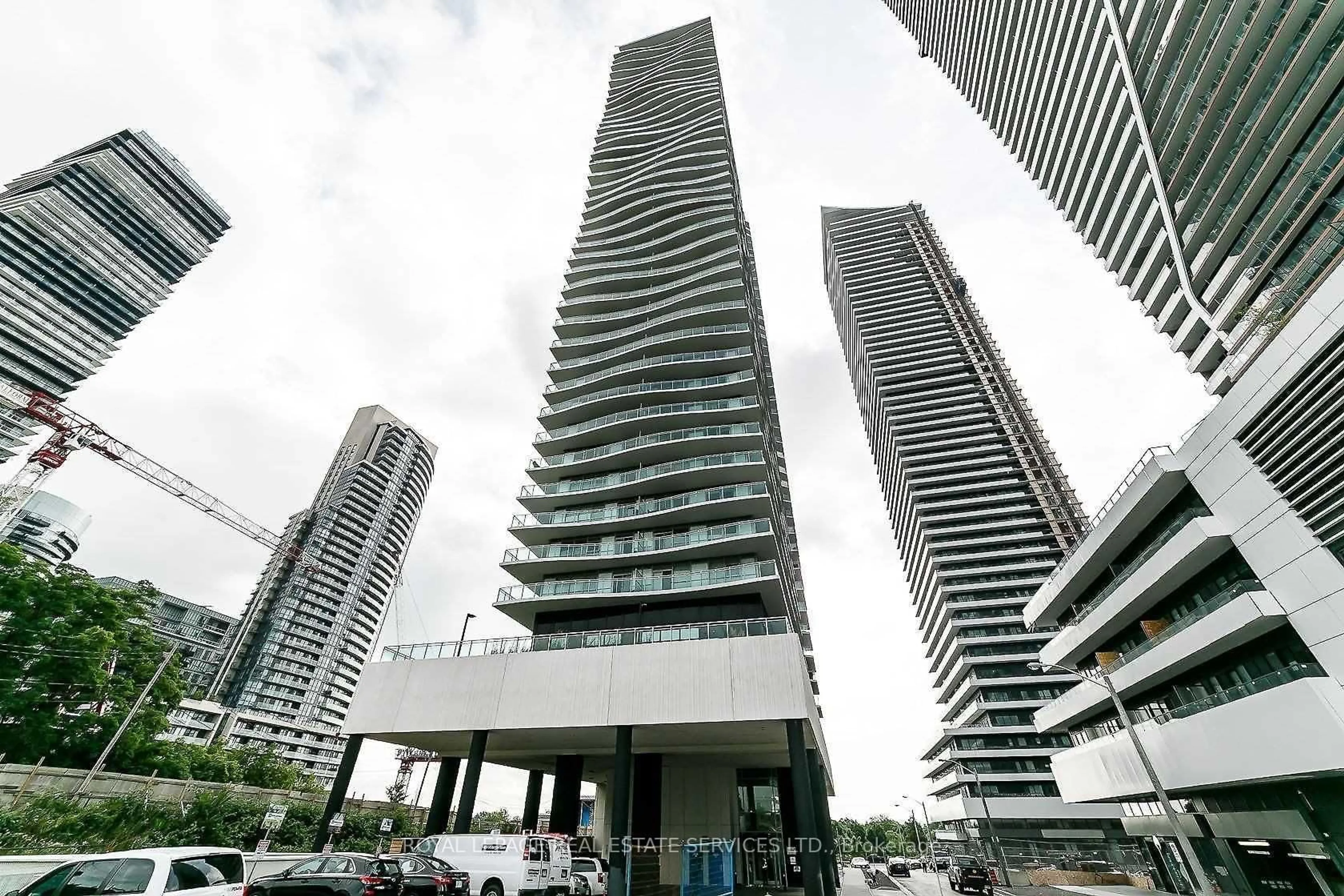 Indoor foyer for 33 Shore Breeze Dr #2506, Toronto Ontario M8V 1A1