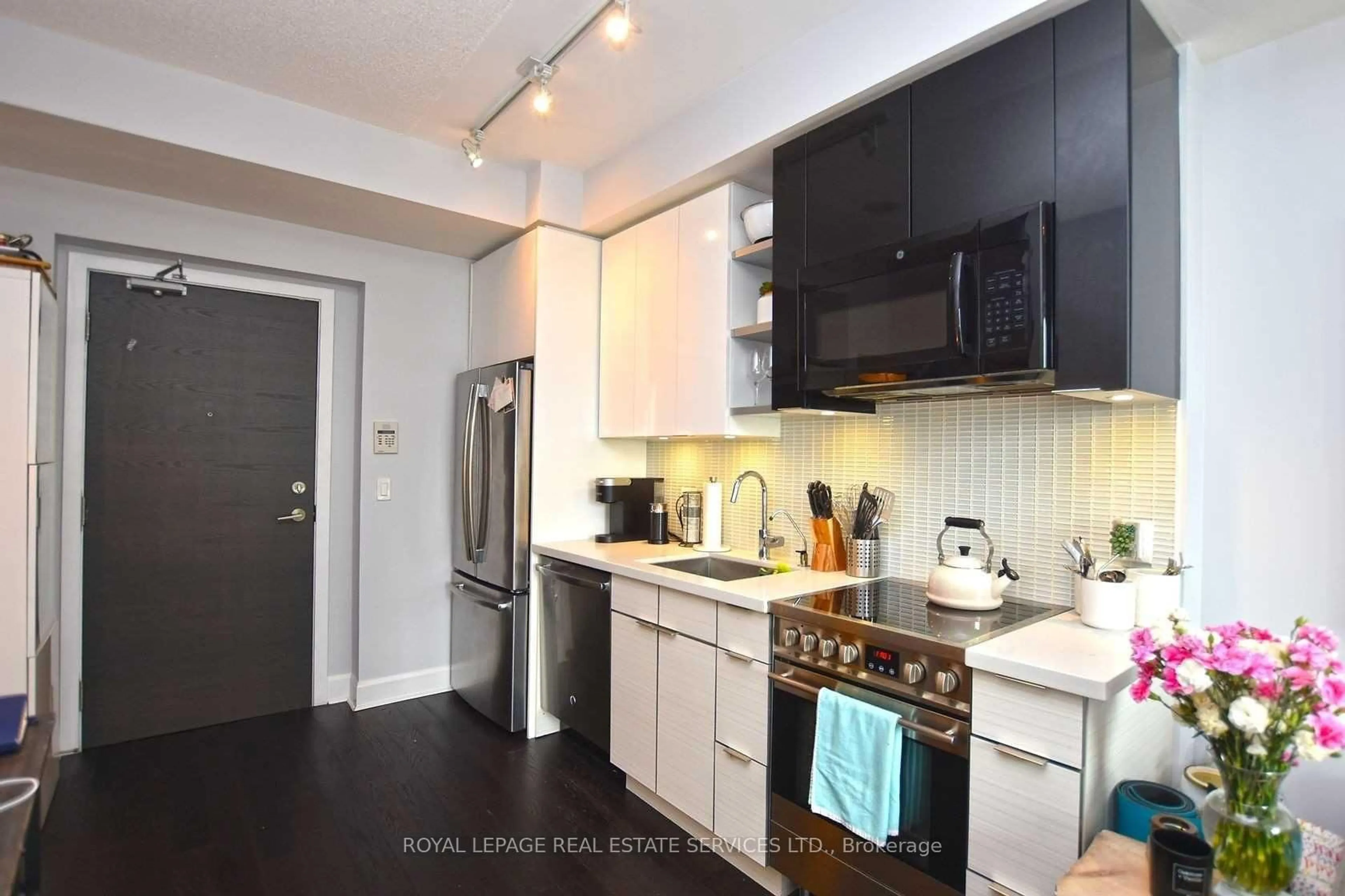 Unknown for 33 Shore Breeze Dr #2506, Toronto Ontario M8V 1A1