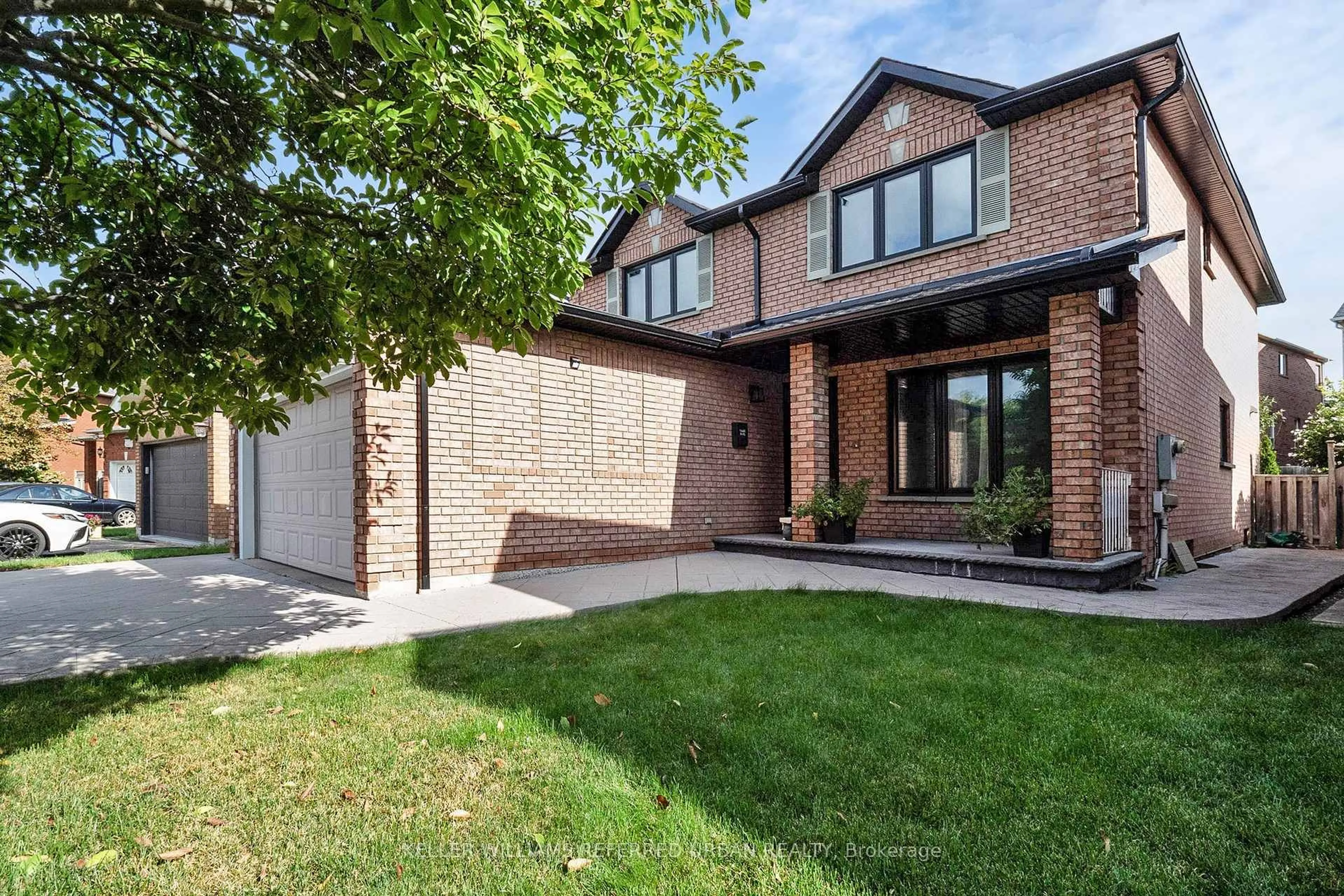 Home with brick exterior material, street for 4489 Gladebrook Cres, Mississauga Ontario L5V 1E5