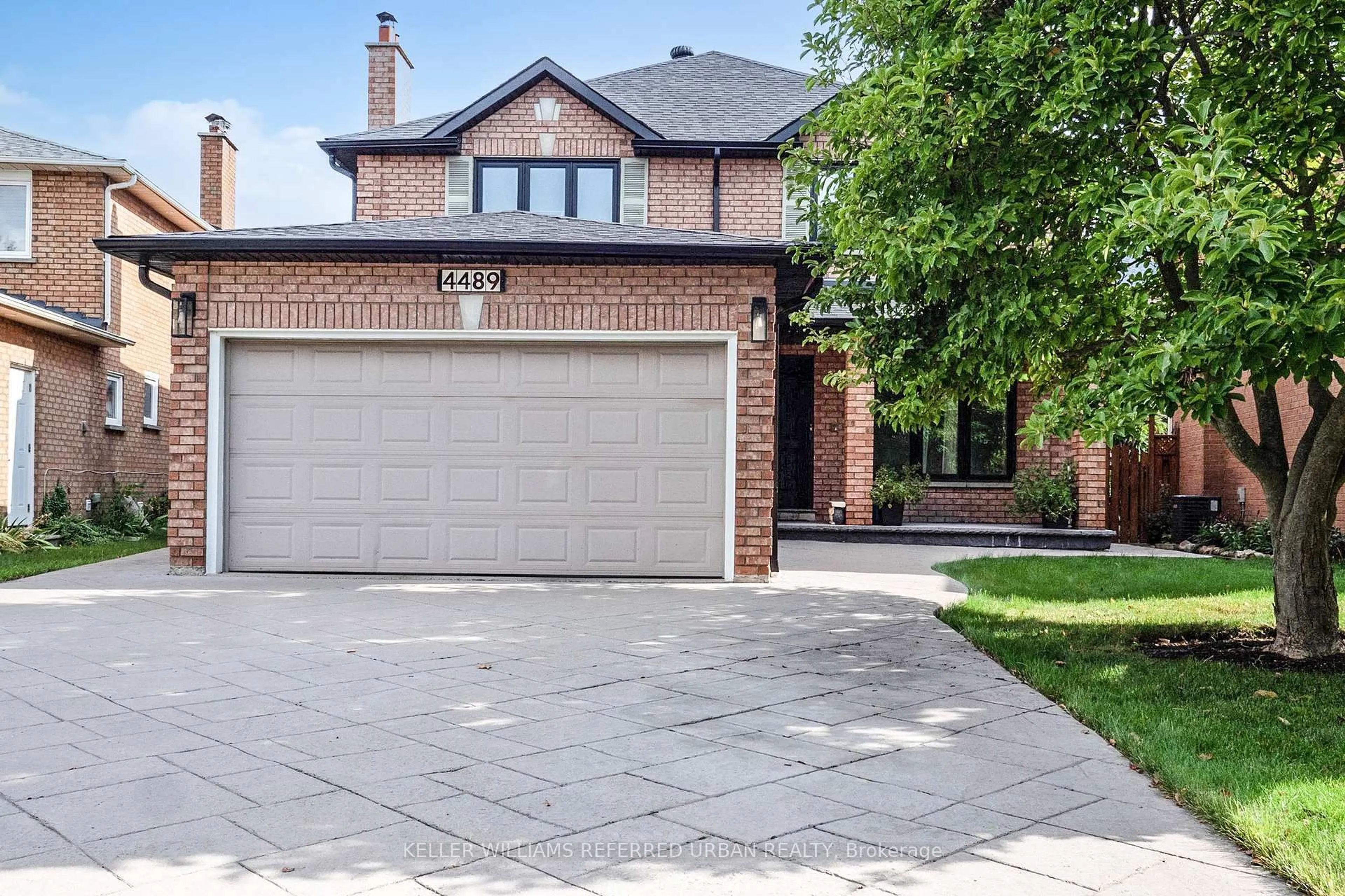 Home with brick exterior material, street for 4489 Gladebrook Cres, Mississauga Ontario L5V 1E5