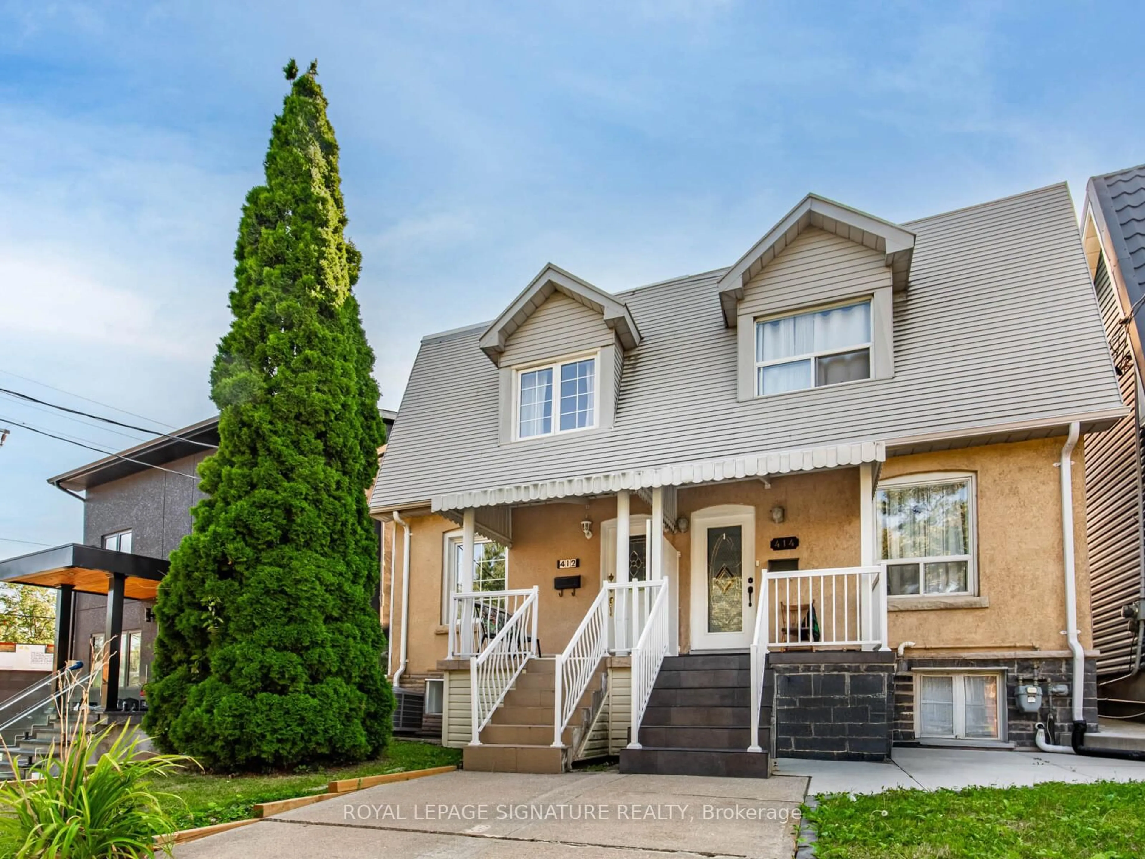 Home with vinyl exterior material, street for 412 Maybank Ave, Toronto Ontario M6N 3S8