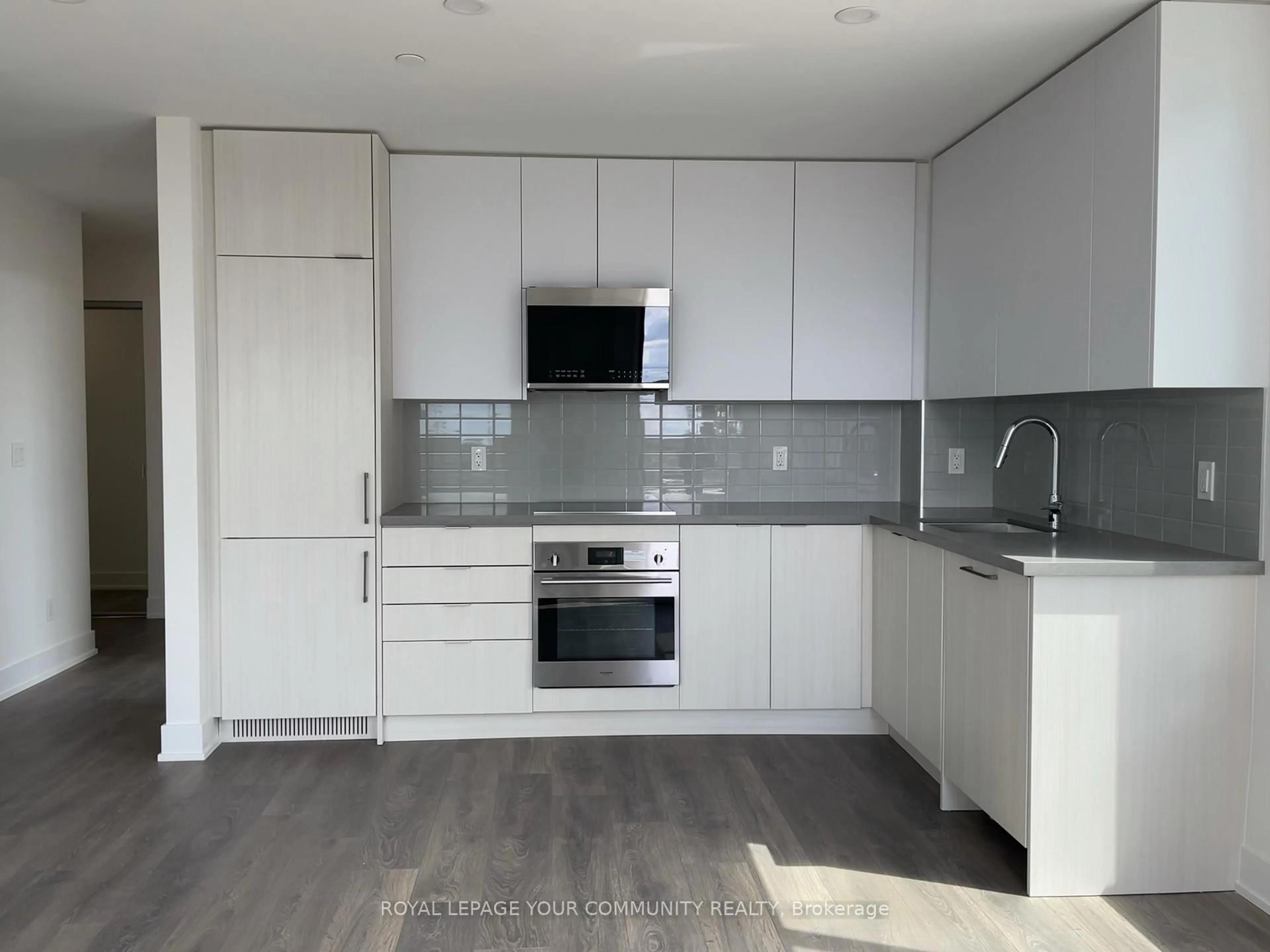 Standard kitchen, unknown for 297 Oak Walk Dr #604, Oakville Ontario L6H 3R6