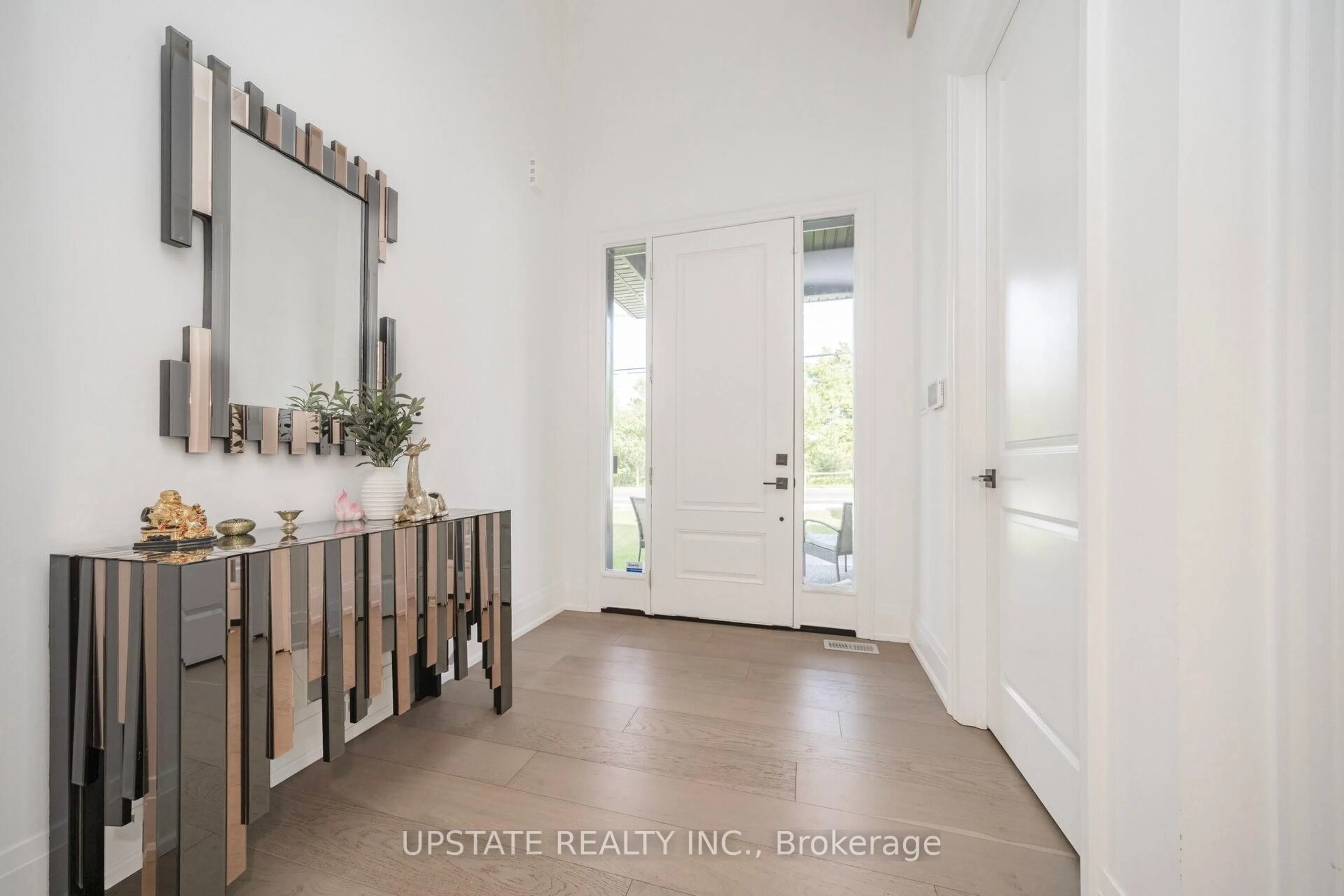 Indoor entryway for 656 Bush St, Caledon Ontario L7K 0E5