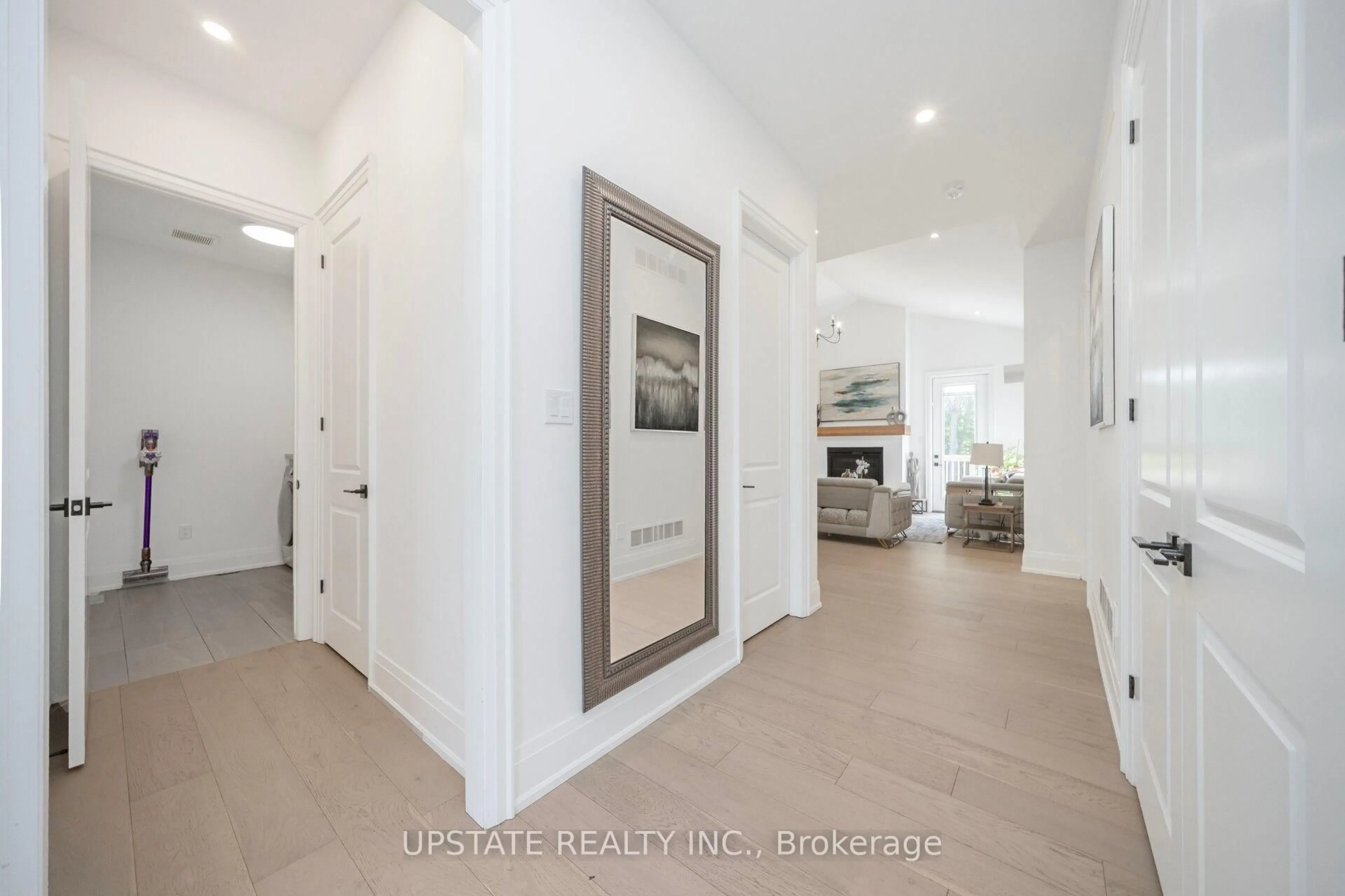Indoor entryway for 656 Bush St, Caledon Ontario L7K 0E5