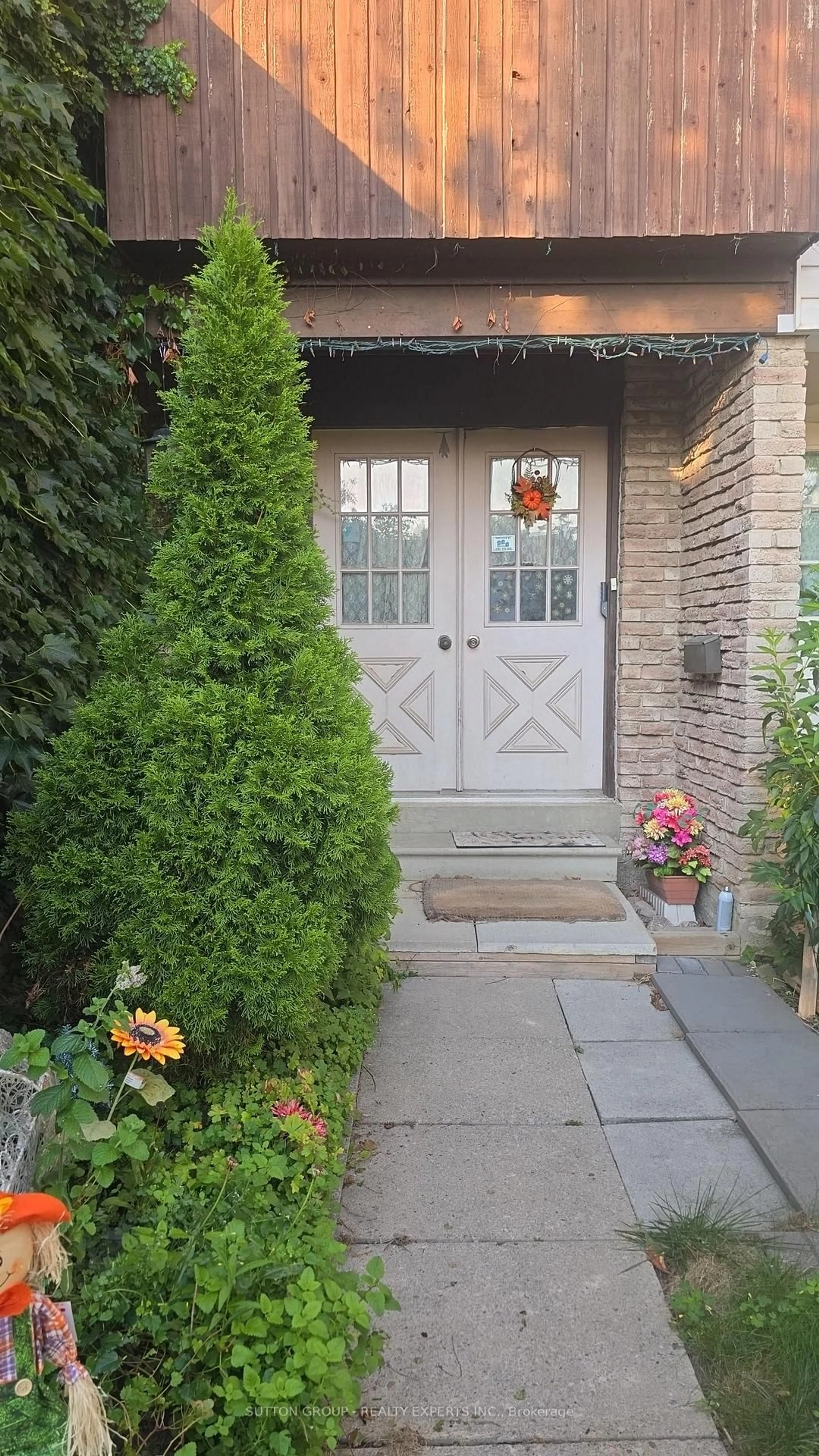 Indoor entryway for 56 Greene Dr, Brampton Ontario L6V 2R7
