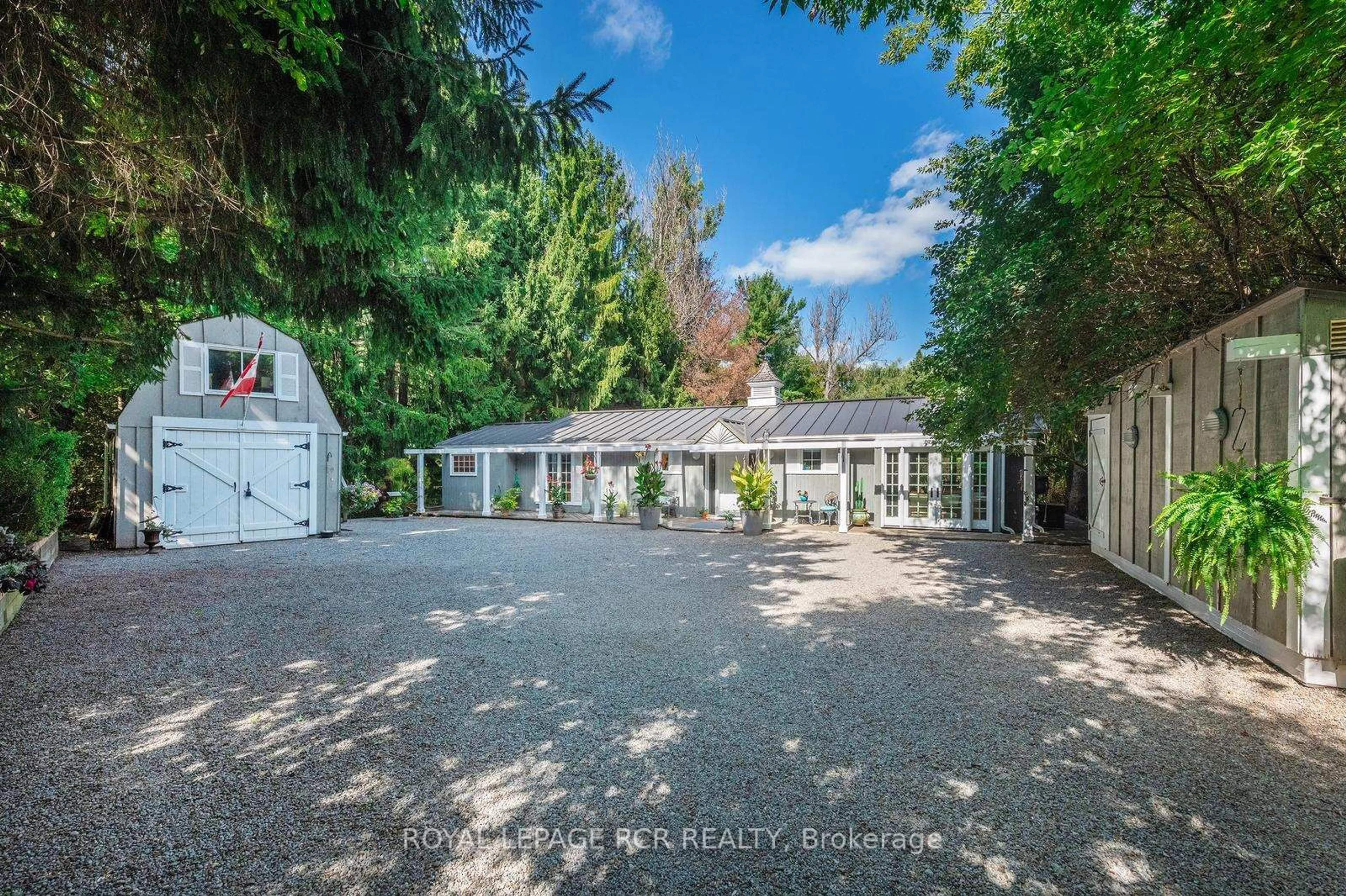 A pic from outside/outdoor area/front of a property/back of a property/a pic from drone, street for 114 Kennedy Rd, Caledon Ontario L7C 2A7