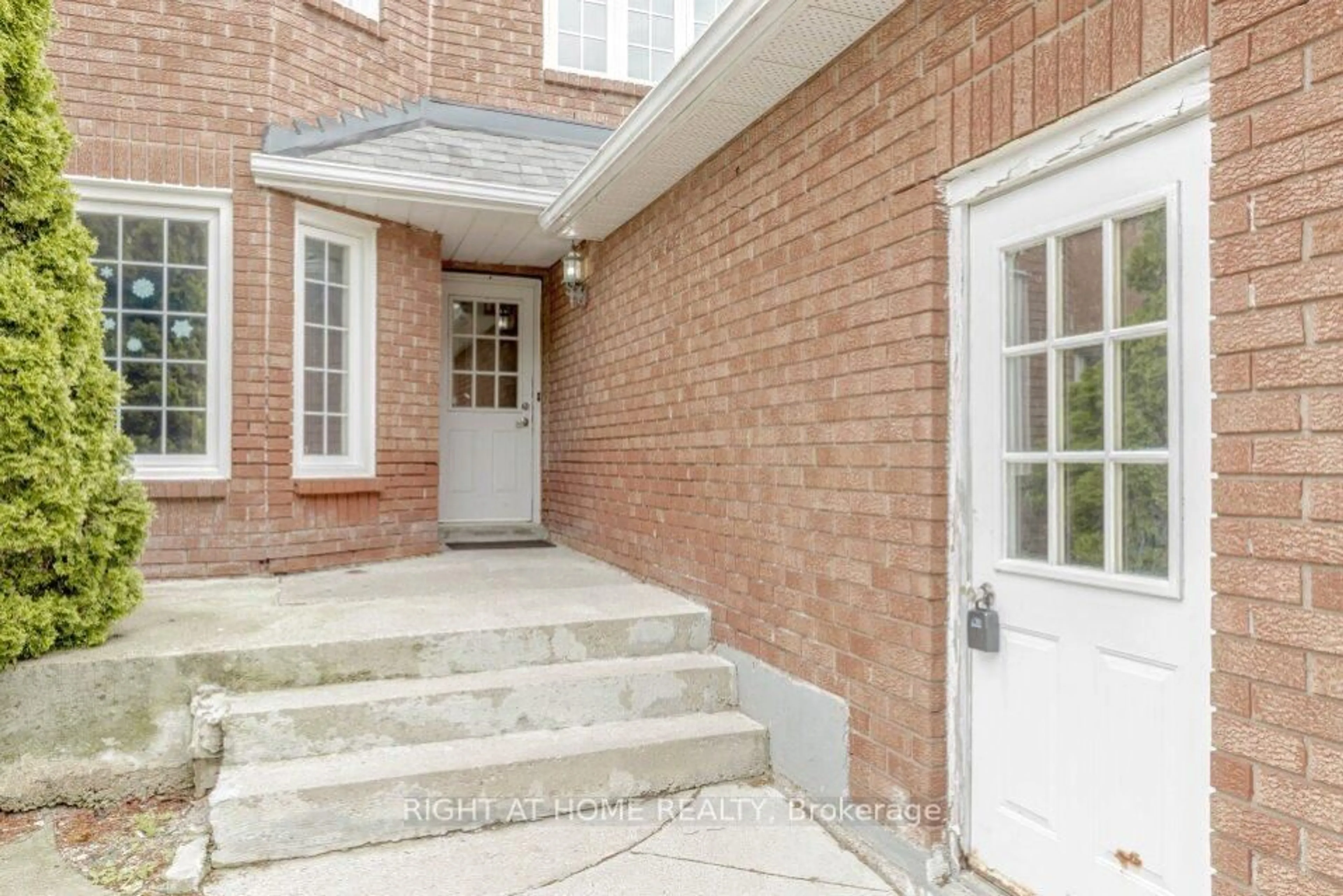 Home with brick exterior material, street for 5118 Cree Lane, Mississauga Ontario L4Z 3B4