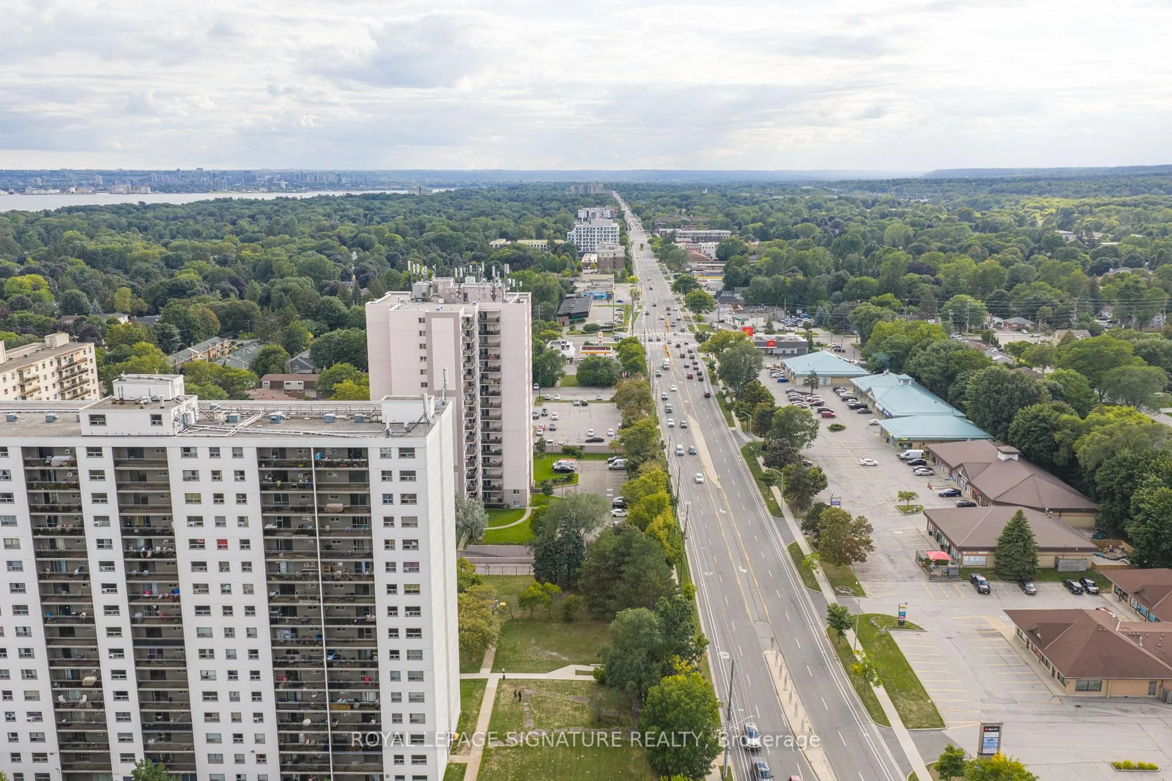 A pic from outside/outdoor area/front of a property/back of a property/a pic from drone, city buildings view from balcony for 975 Warwick Crt #1608, Burlington Ontario L7T 3Z7
