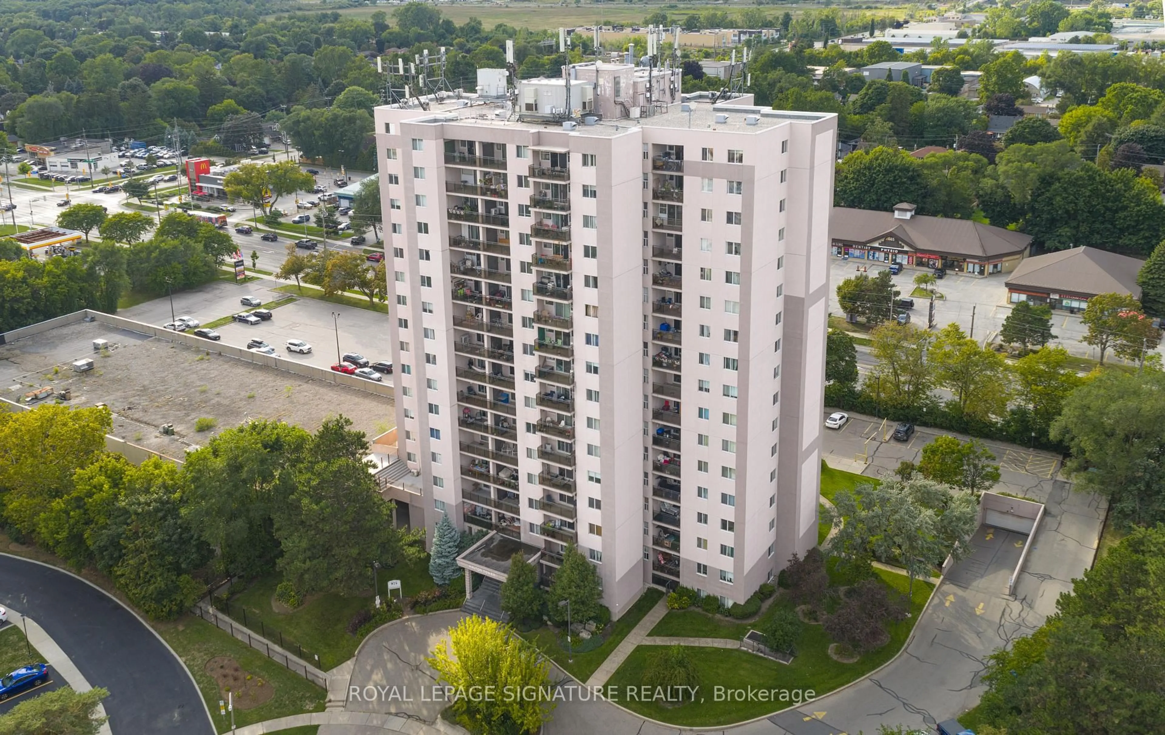 A pic from outside/outdoor area/front of a property/back of a property/a pic from drone, city buildings view from balcony for 975 Warwick Crt #1608, Burlington Ontario L7T 3Z7