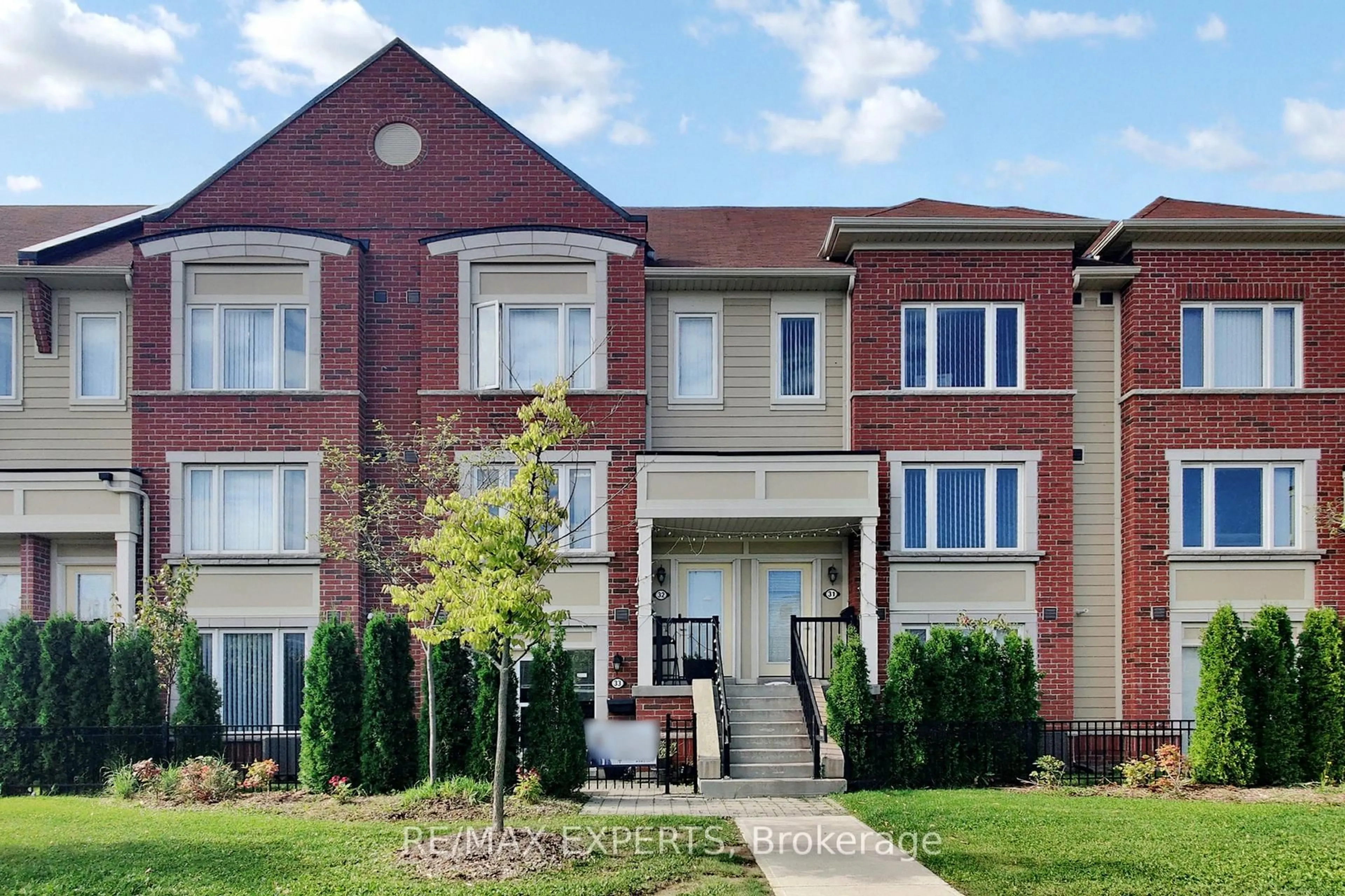 Home with brick exterior material, unknown for 250 Sunny Meadow Blvd #33, Brampton Ontario L6R 3Y7