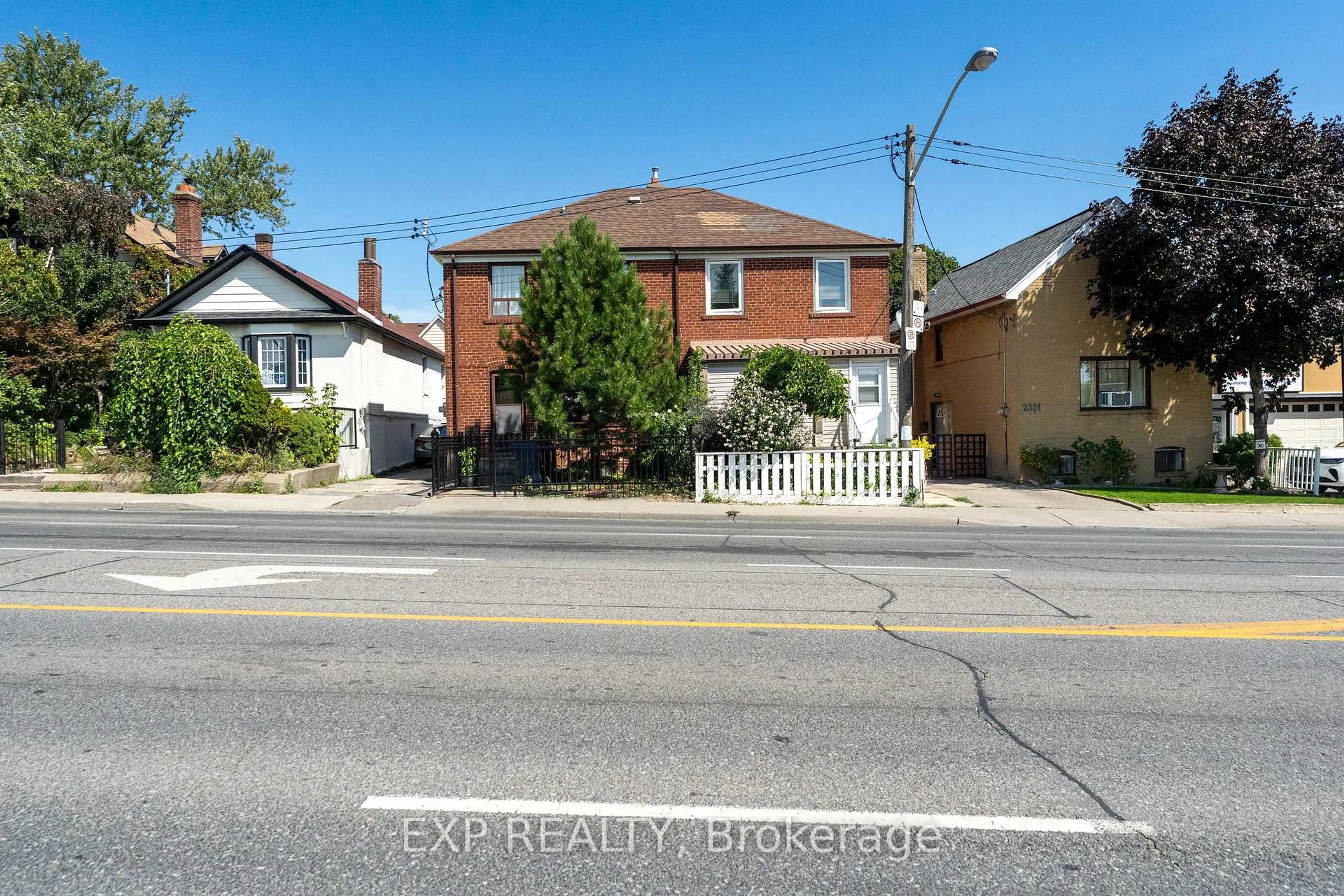 A pic from outside/outdoor area/front of a property/back of a property/a pic from drone, street for 2505 Dufferin St, Toronto Ontario M6B 3R3