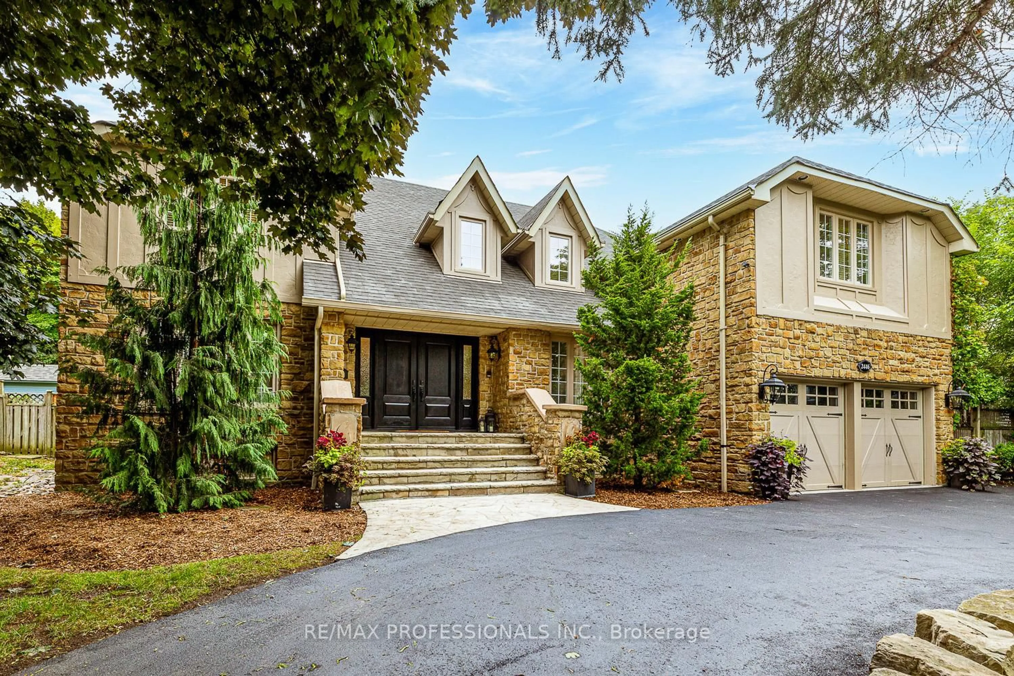 Home with brick exterior material, street for 2446 Hammond Rd, Mississauga Ontario L5K 1T2