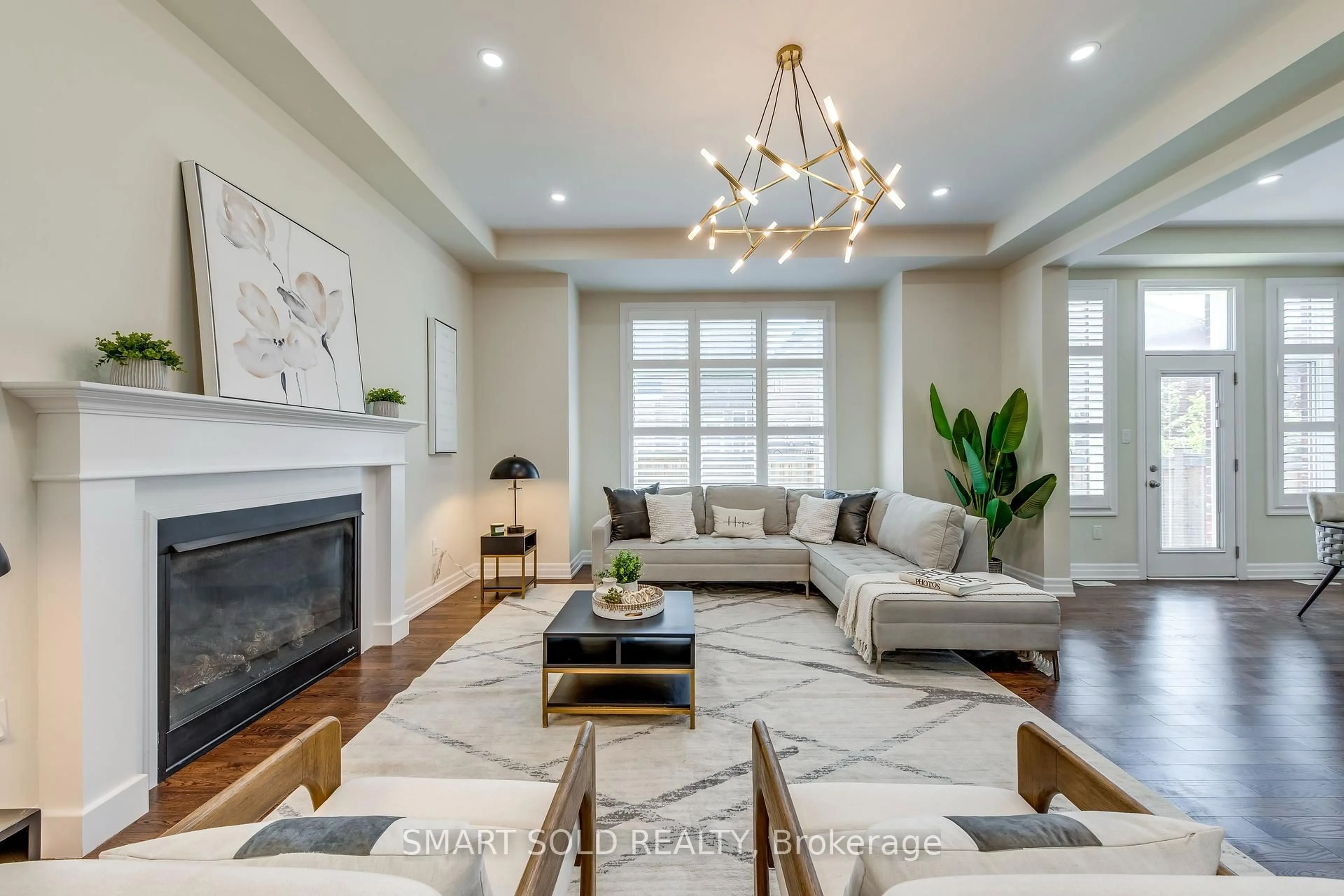 Living room with furniture, unknown for 3263 Donald Mackay St, Oakville Ontario L6M 0T1