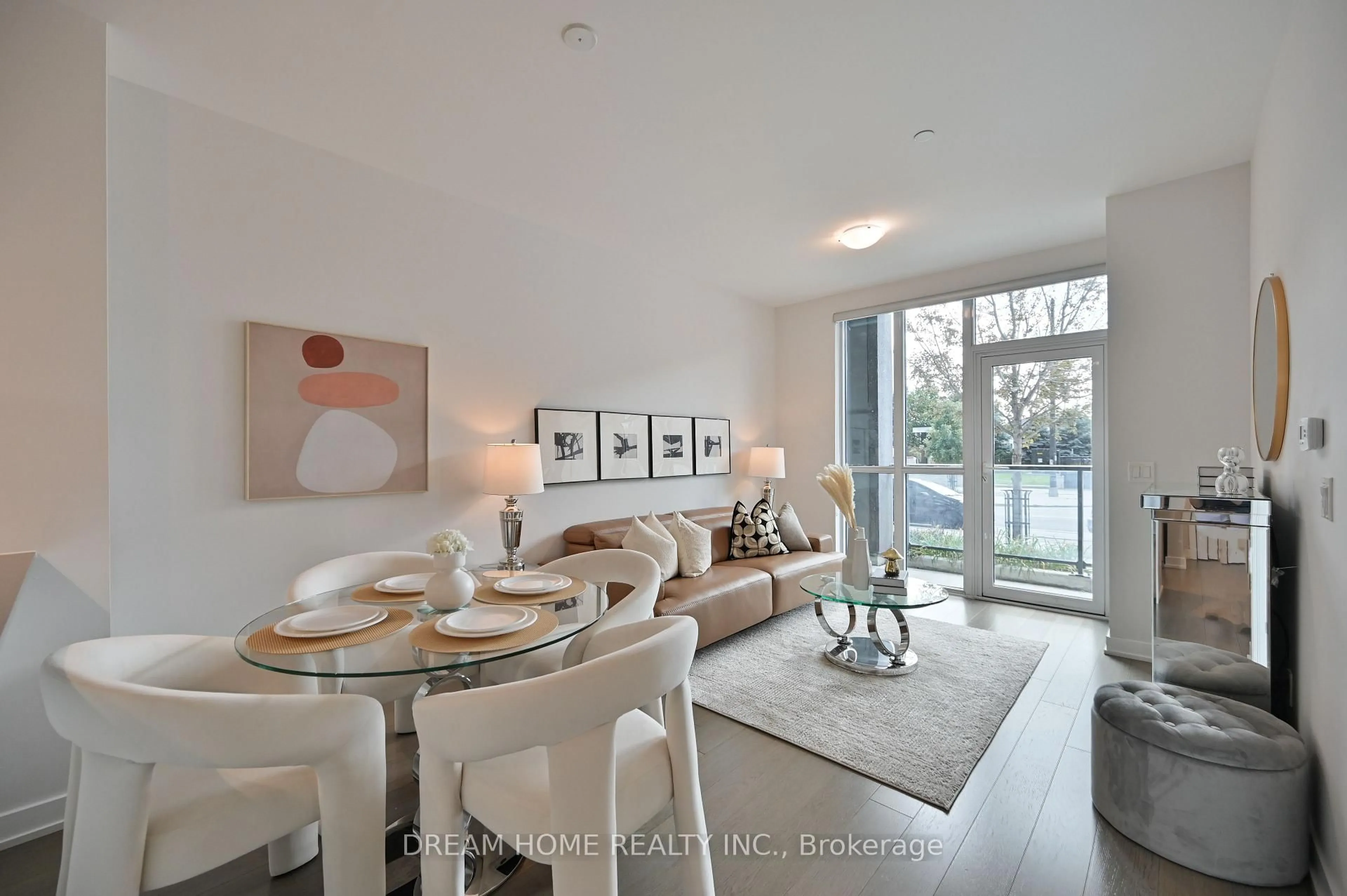 Dining room, unknown for 4055 Parkside village Dr #TH8, Mississauga Ontario L5B 0K8