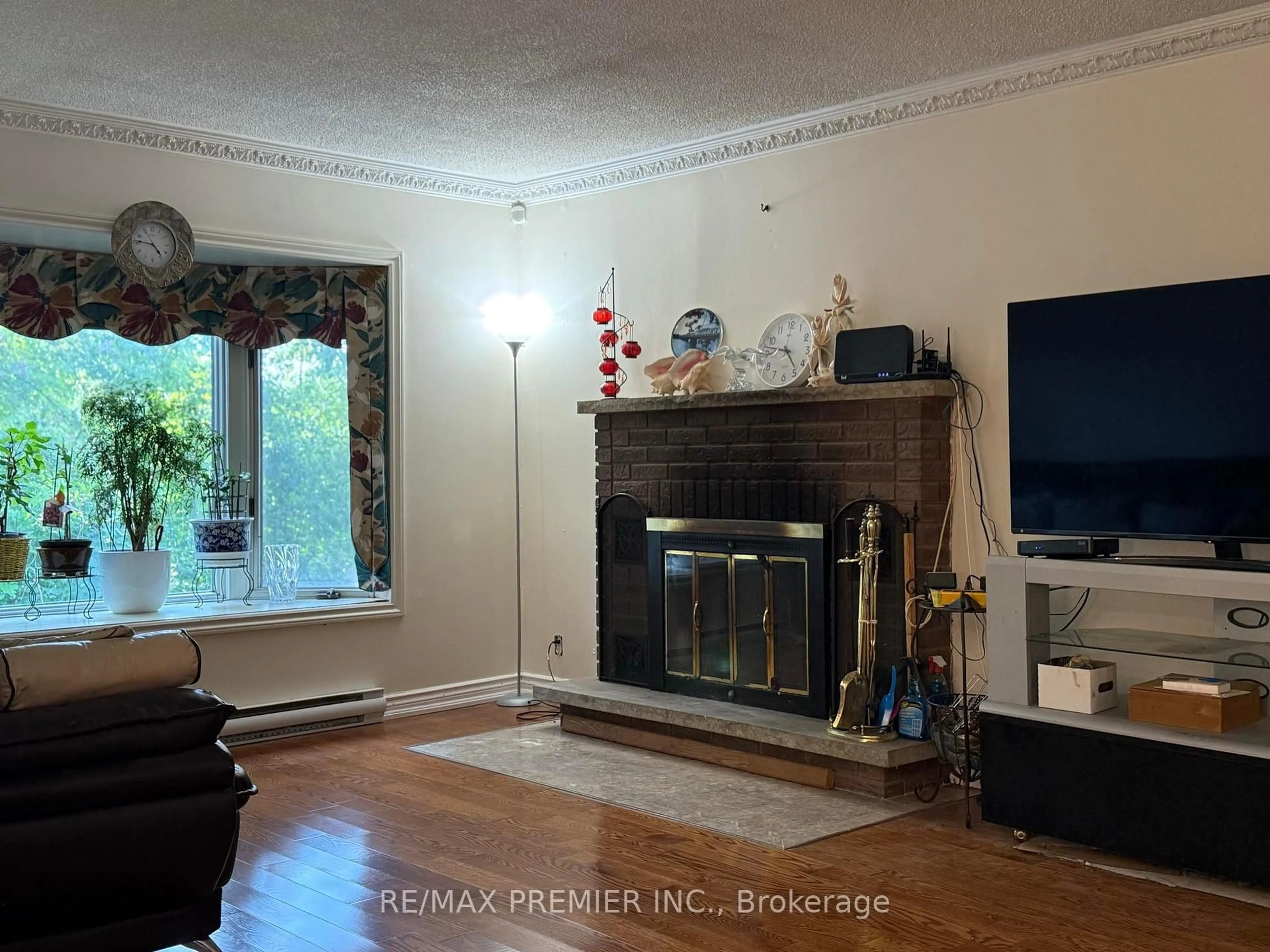 A pic of a room for 37 Dee Ave, Toronto Ontario M9N 1S8