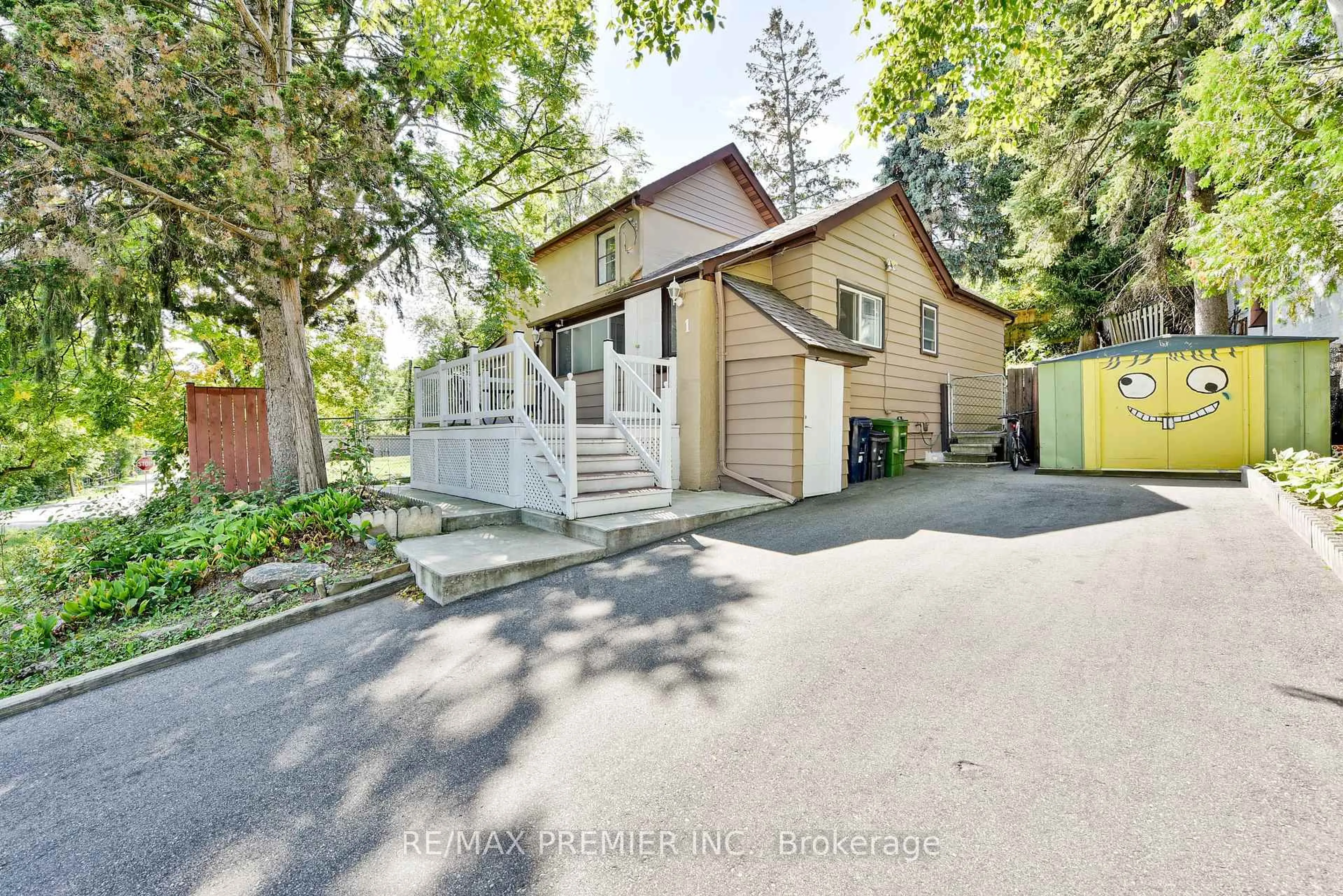 A pic from outside/outdoor area/front of a property/back of a property/a pic from drone, street for 1 Edgebrook Dr, Toronto Ontario M9V 1E1