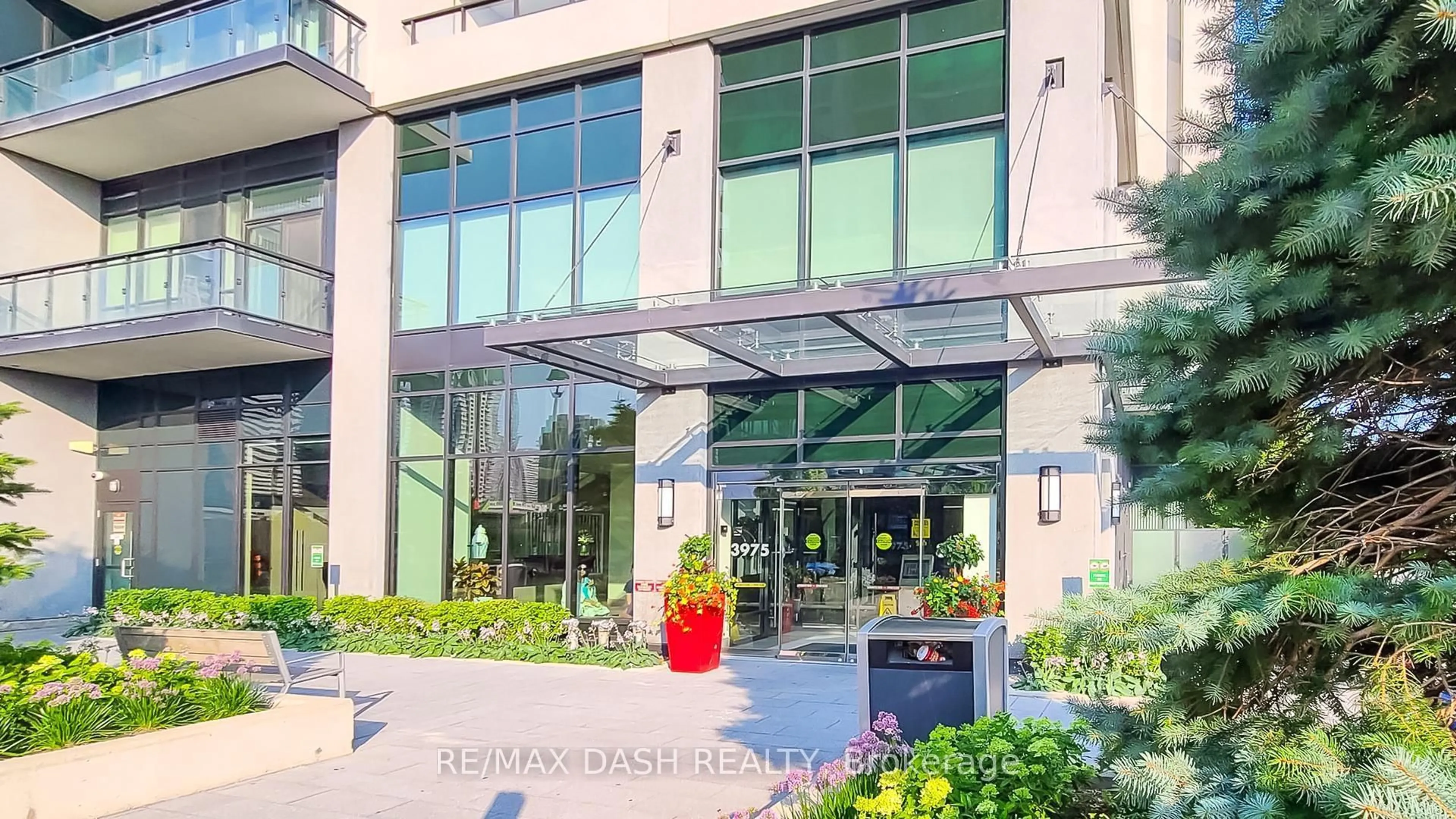 Indoor foyer for 3975 Grand Park Dr #603, Mississauga Ontario L5B 0K4