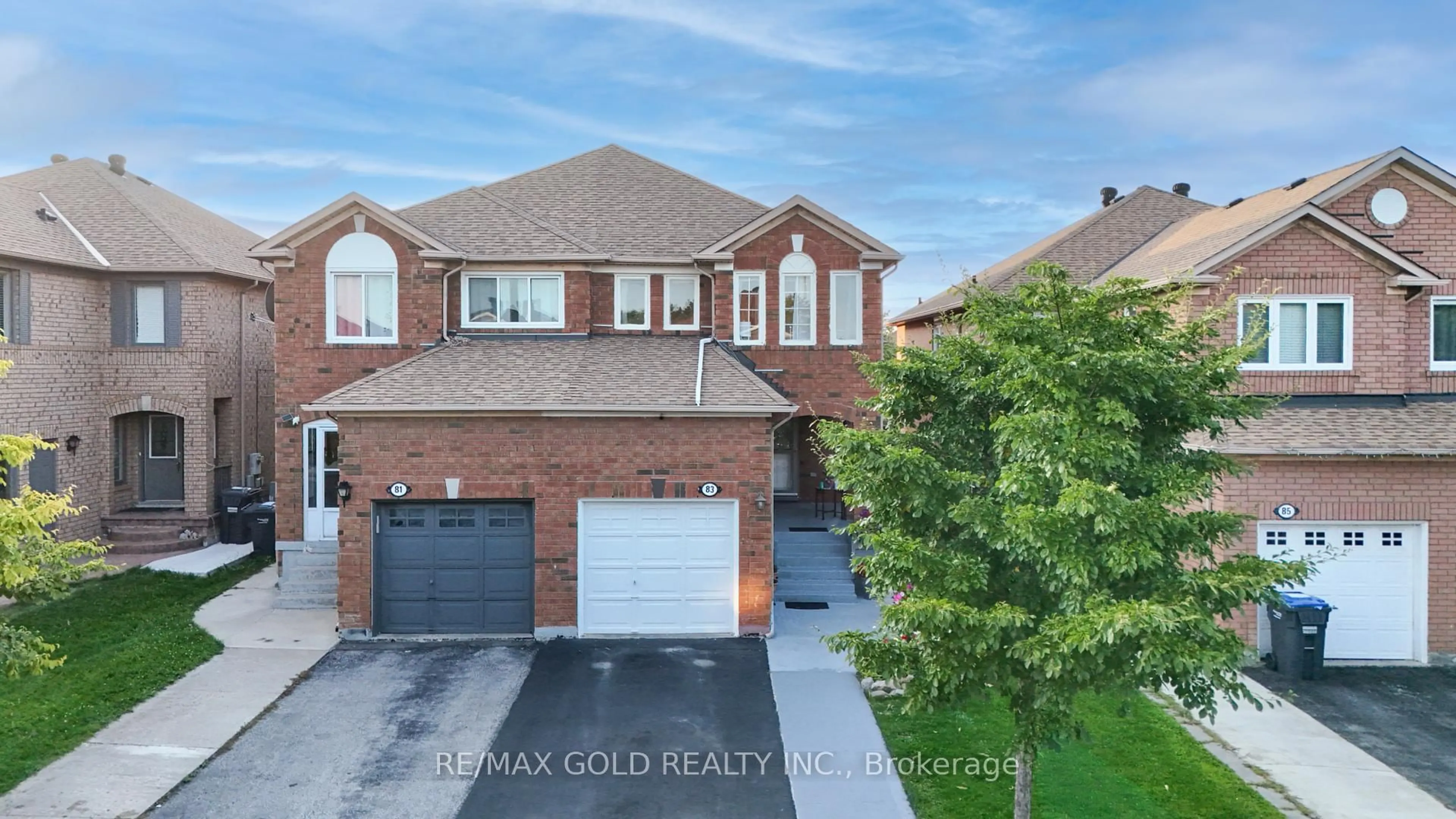 A pic from outside/outdoor area/front of a property/back of a property/a pic from drone, street for 83 Mount Ranier Cres, Brampton Ontario L6R 2L1