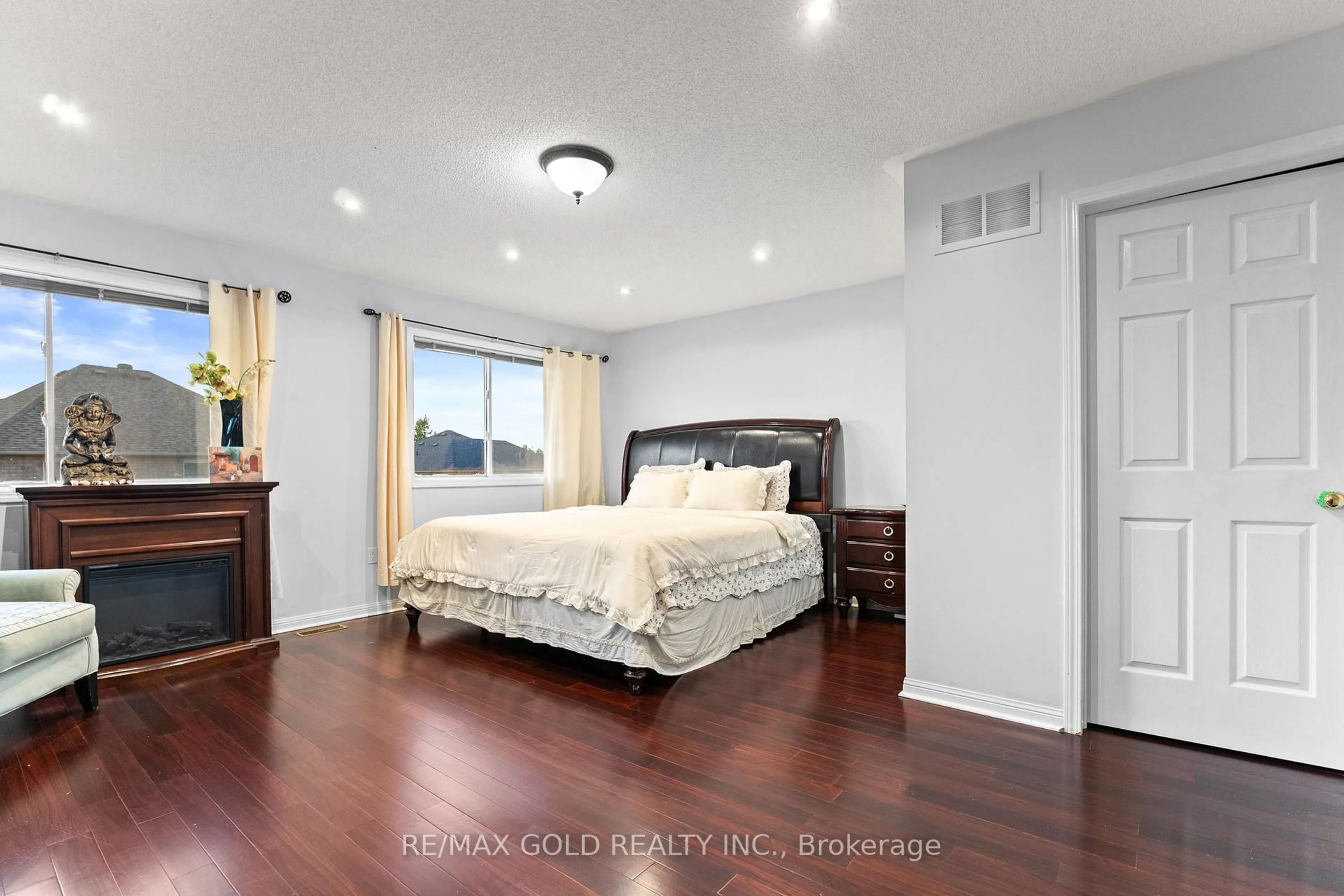 A pic of a room for 83 Mount Ranier Cres, Brampton Ontario L6R 2L1