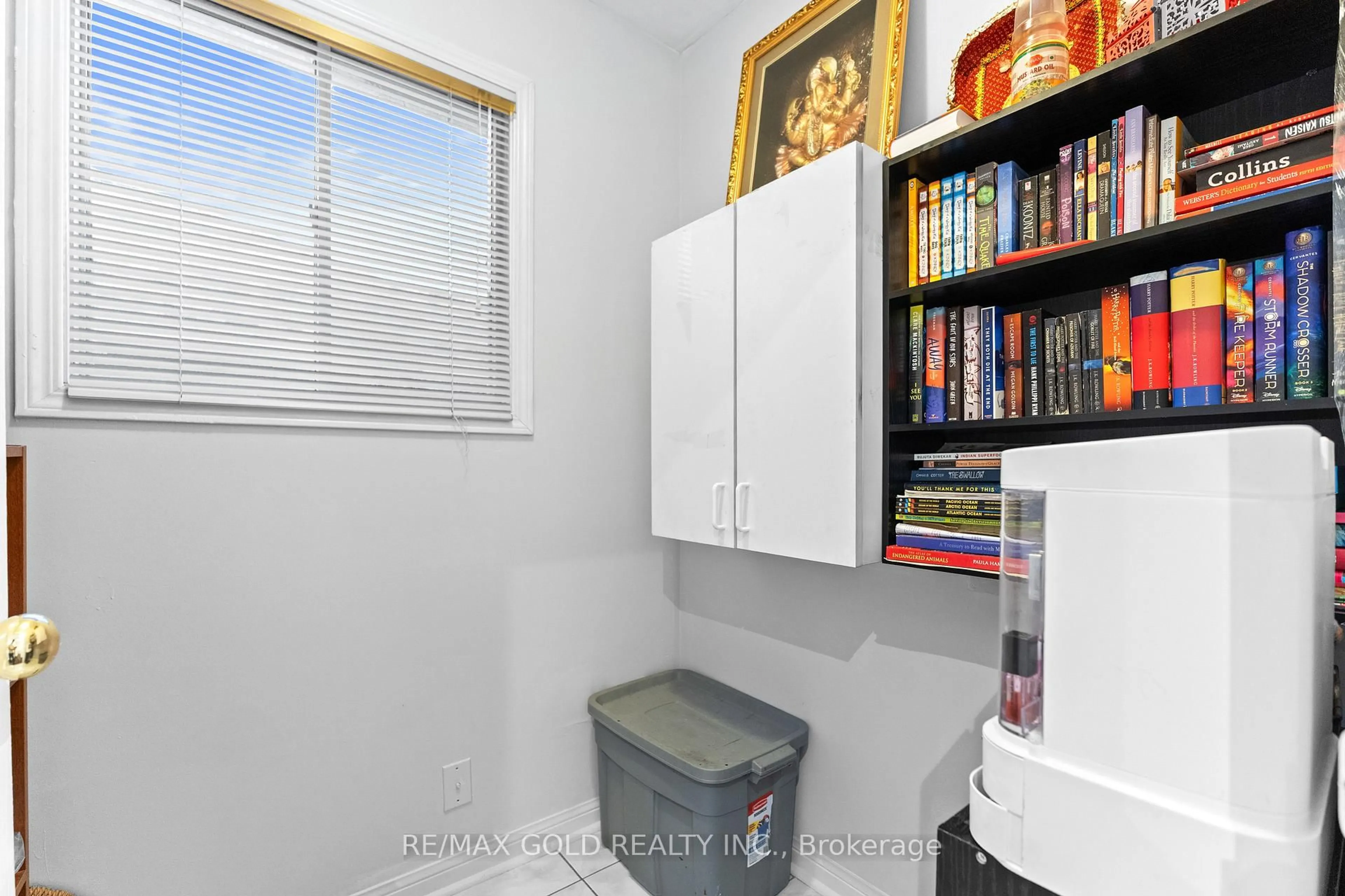 Laundry room for 83 Mount Ranier Cres, Brampton Ontario L6R 2L1