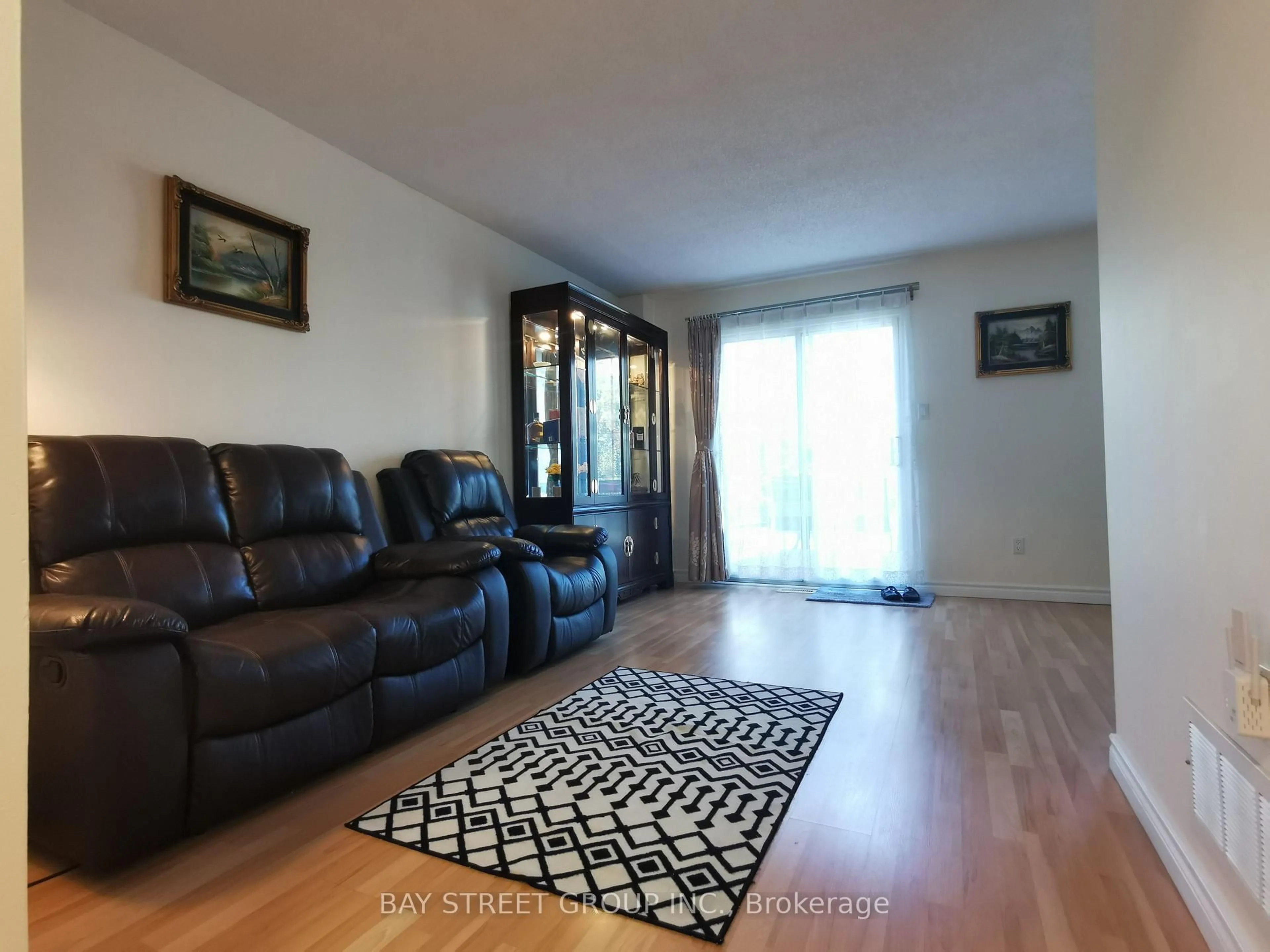 Living room with furniture, unknown for 77 Toba Cres, Brampton Ontario L6Z 4R8