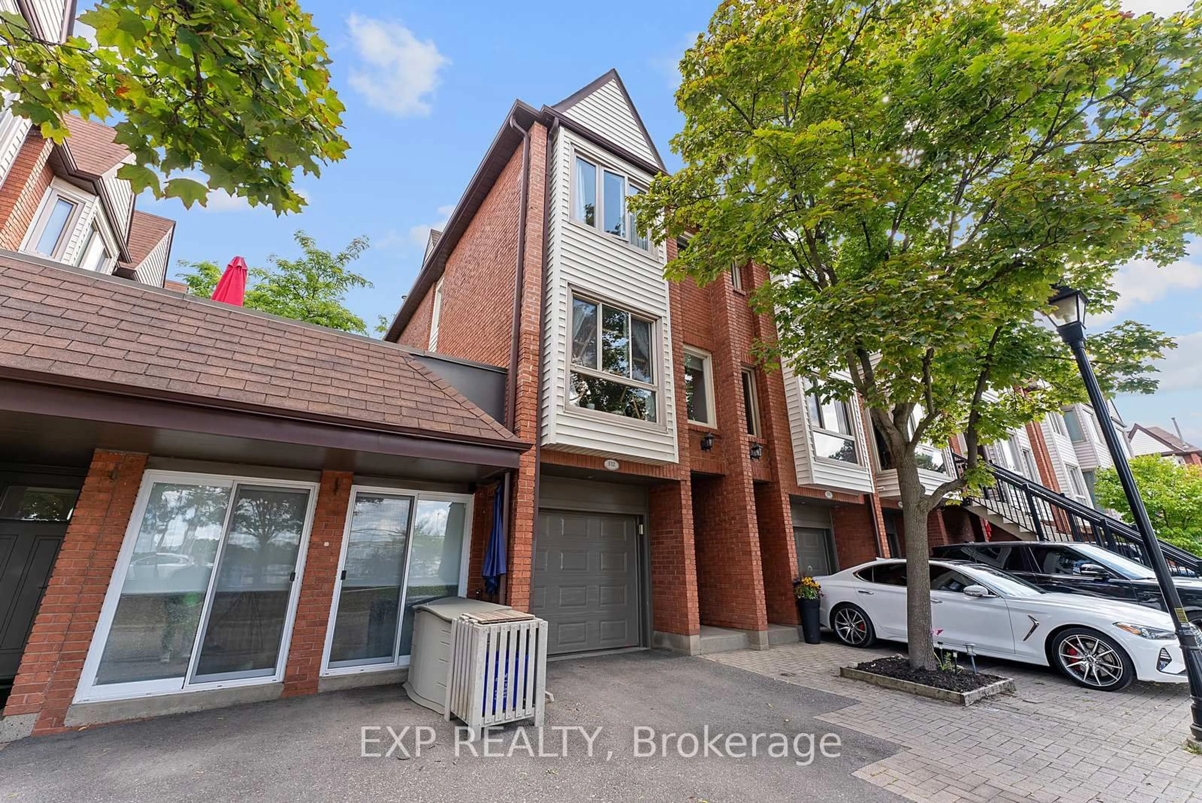 A pic from outside/outdoor area/front of a property/back of a property/a pic from drone, street for 895 Maple Ave #532, Burlington Ontario L7S 2H7
