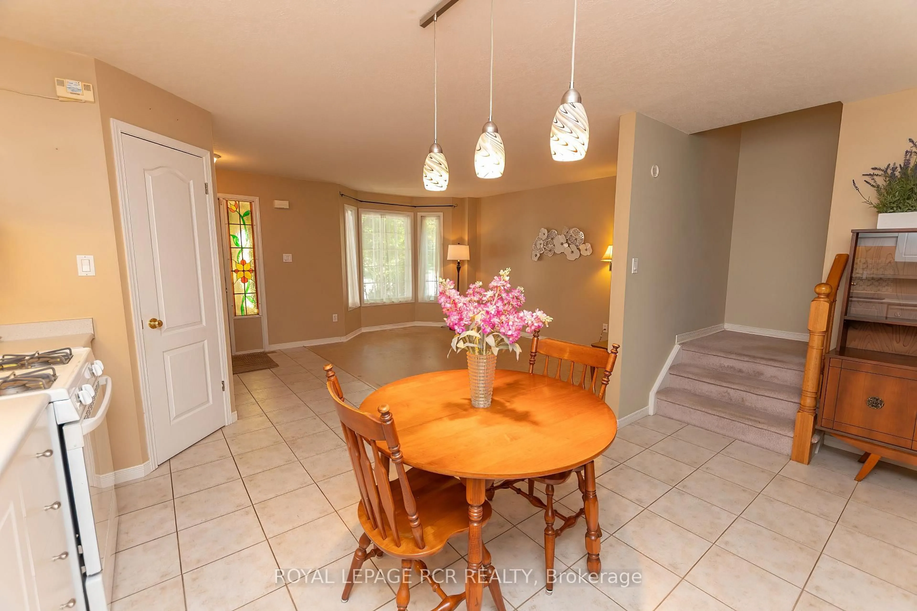 Dining room, ceramic/tile floor for 150 Montgomery Blvd, Orangeville Ontario L9W 5C1