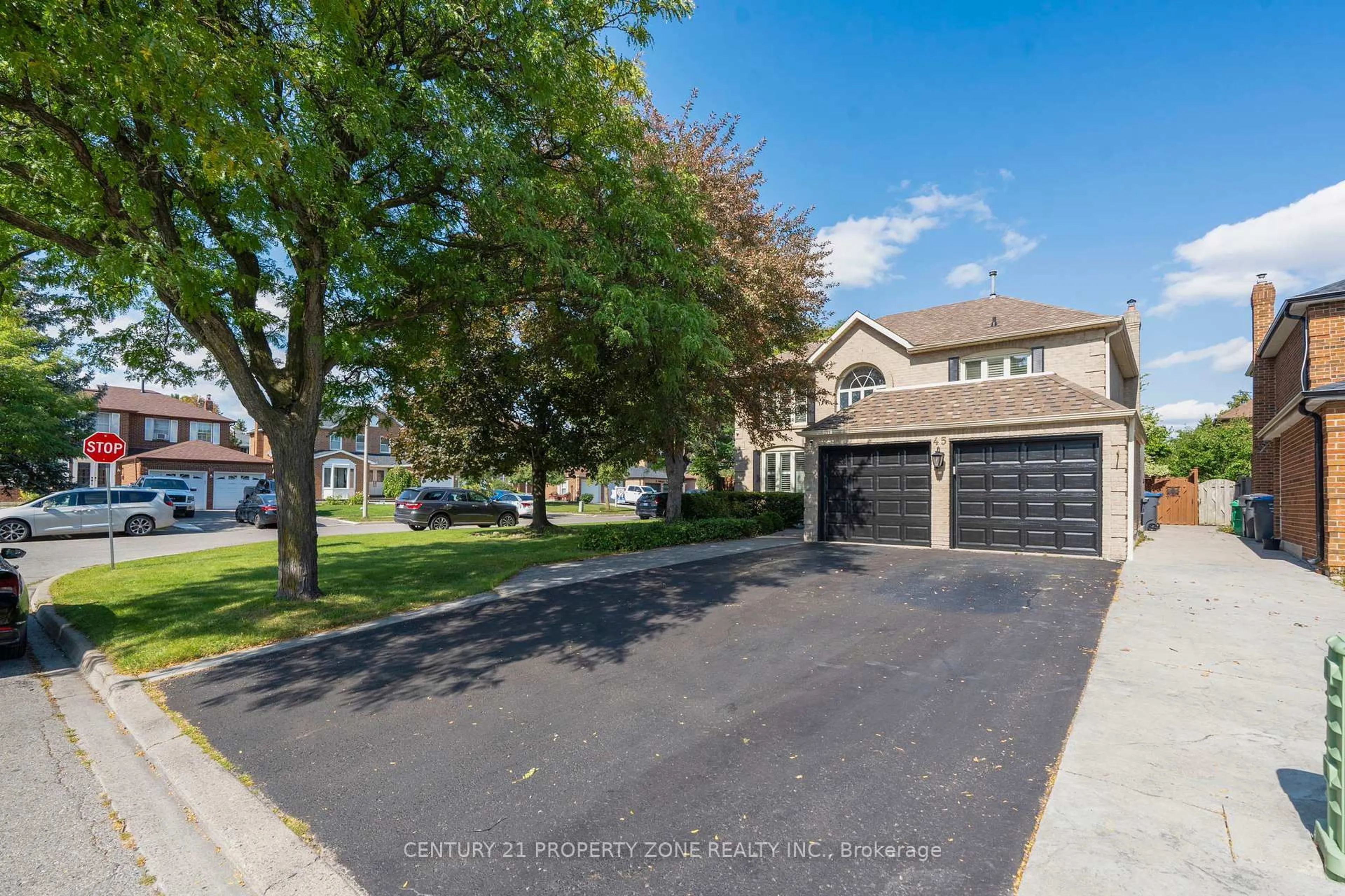 Unknown for 45 Nottingham Cres, Brampton Ontario L6S 4G3
