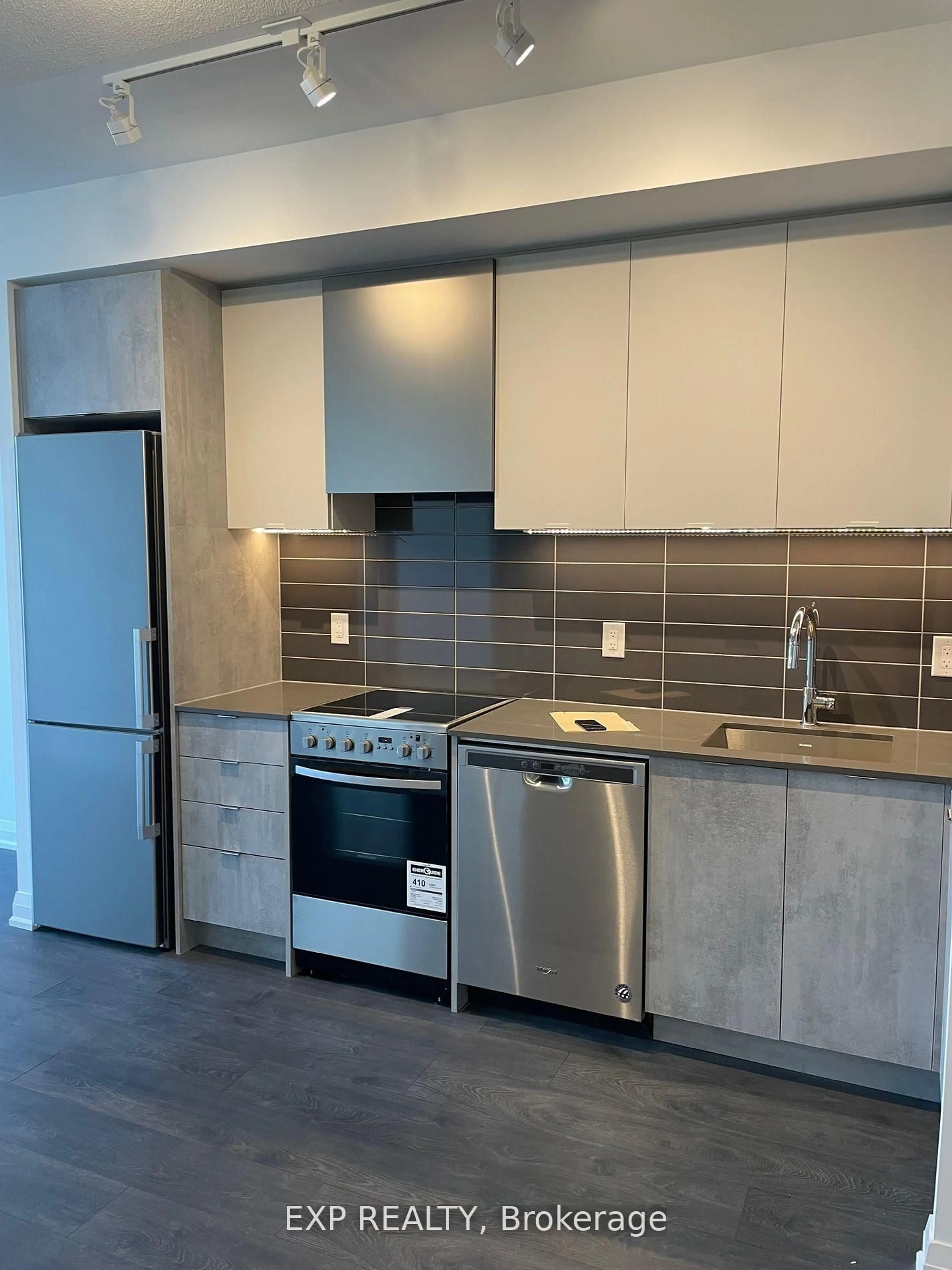 Standard kitchen, unknown for 30 Gibbs Rd #3210, Toronto Ontario M9B 0E4
