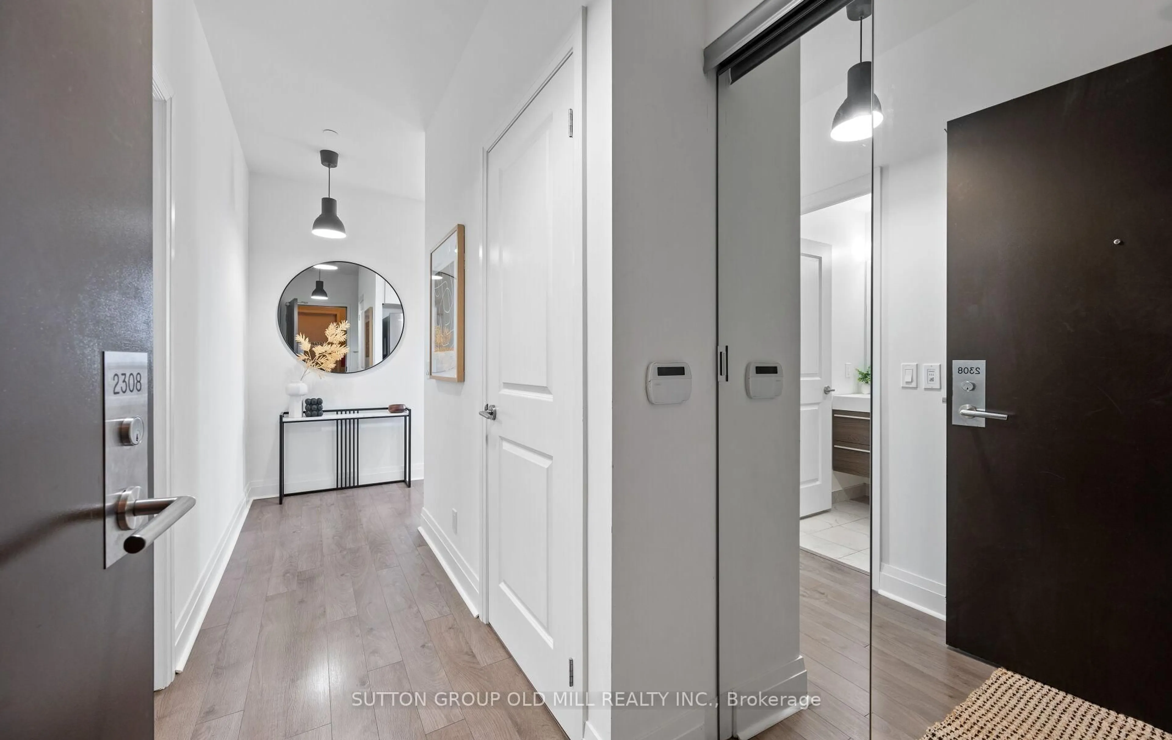 Indoor entryway for 17 Zorra St #2308, Toronto Ontario M8Z 4Z6