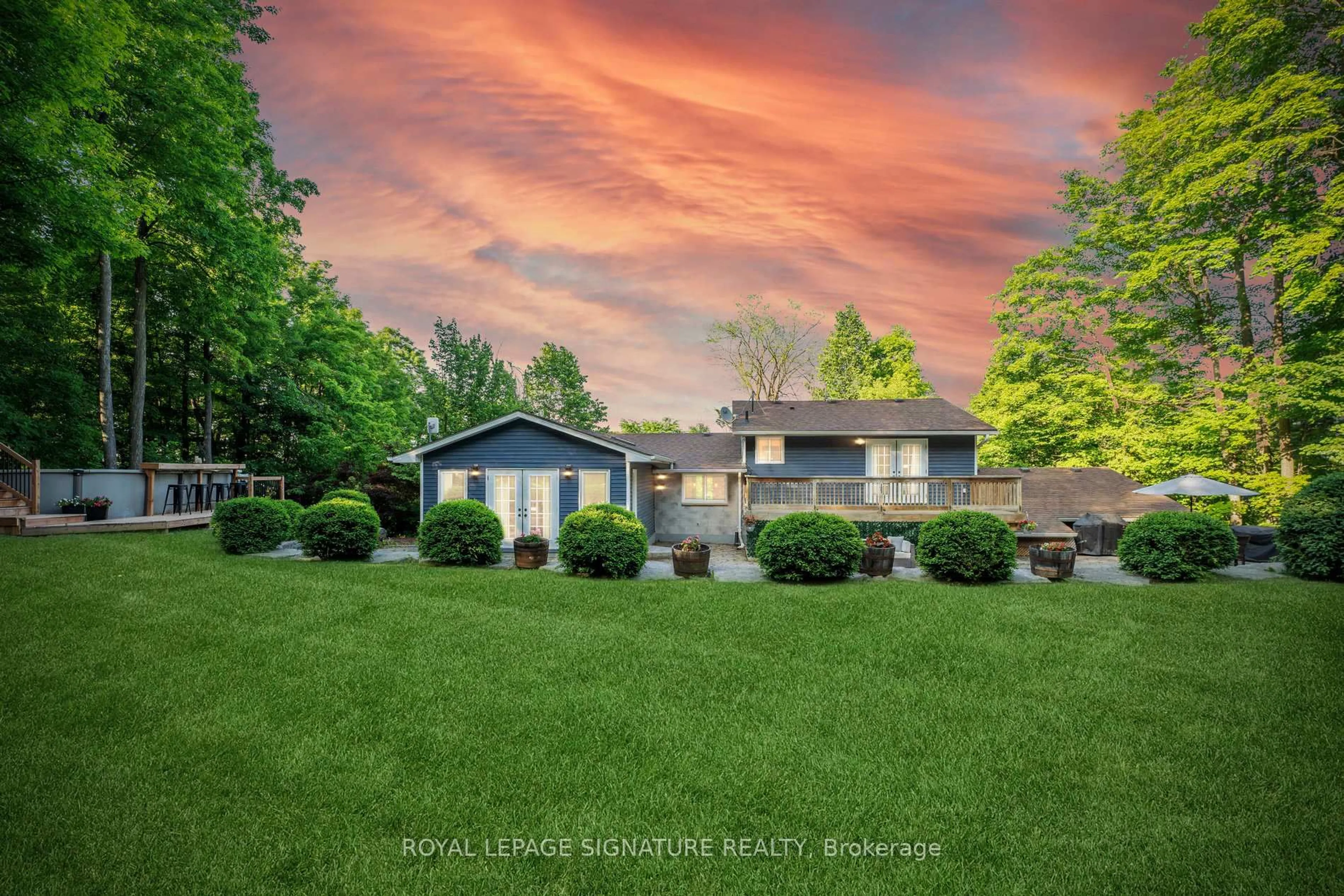 A pic from outside/outdoor area/front of a property/back of a property/a pic from drone, unknown for 11998 Fourth Line, Halton Hills Ontario L7J 2M1