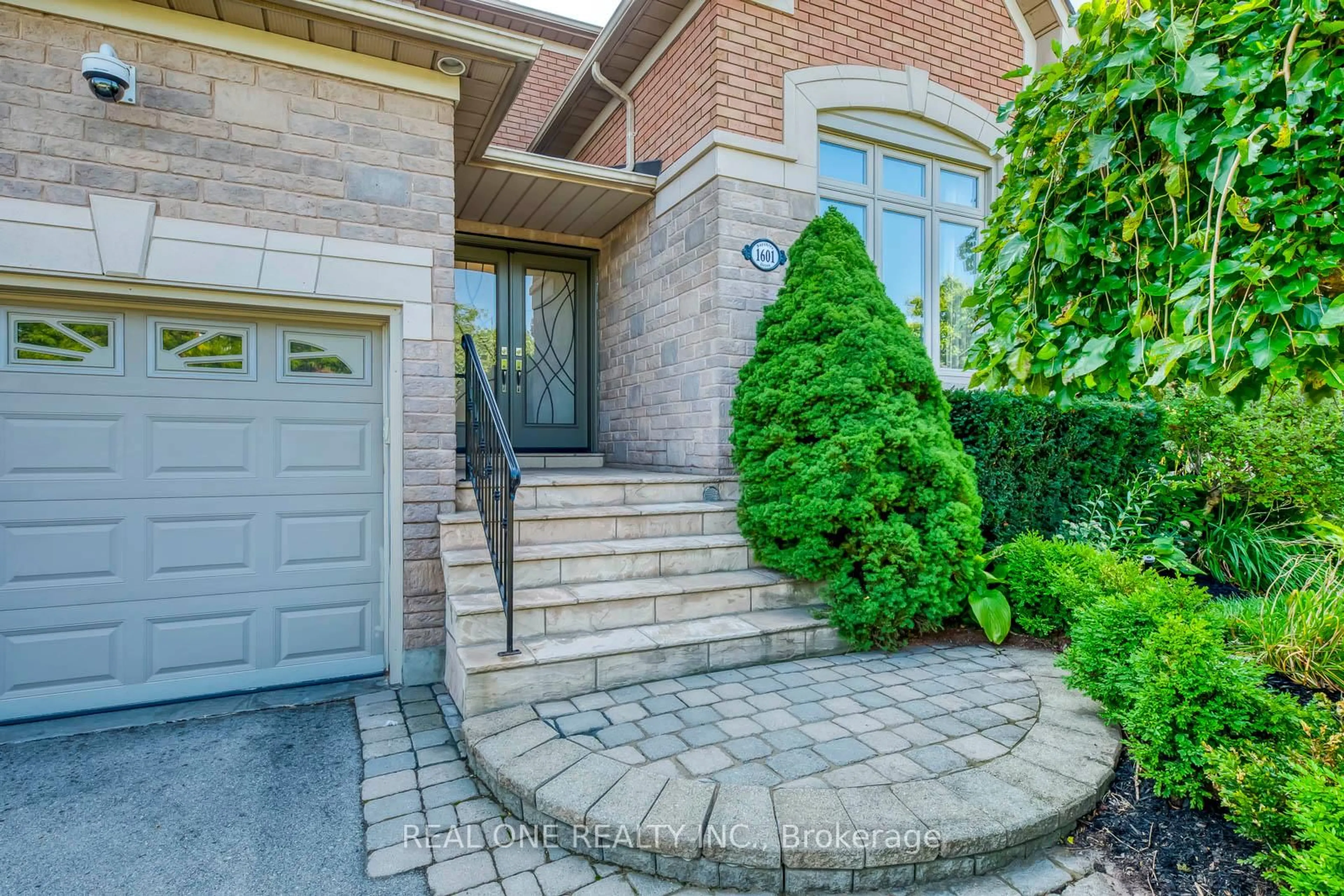 Home with brick exterior material, street for 1601 Bayshire Dr, Oakville Ontario L6H 6E4