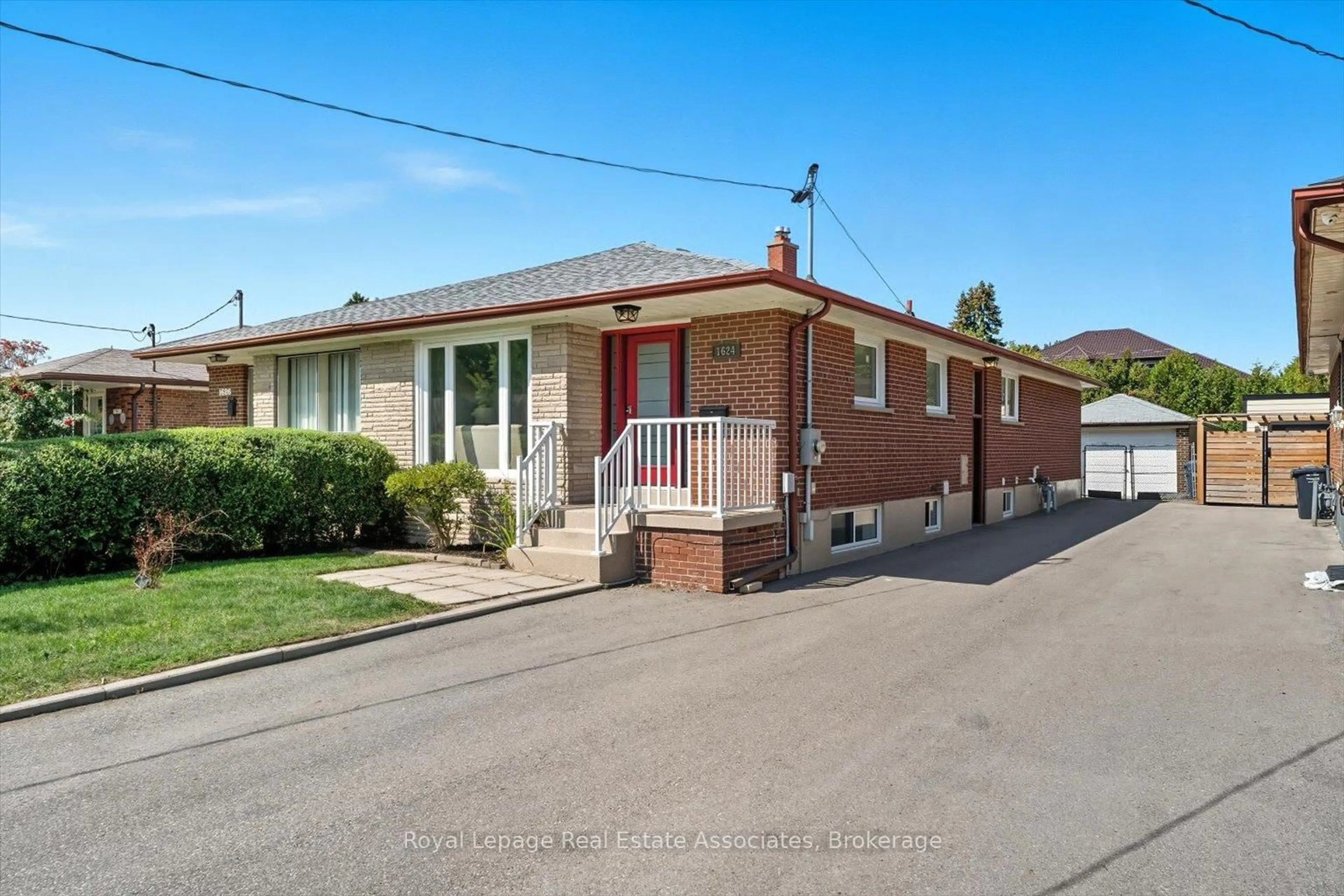 Home with brick exterior material, street for 1624 Coram Cres, Mississauga Ontario L4X 1K9