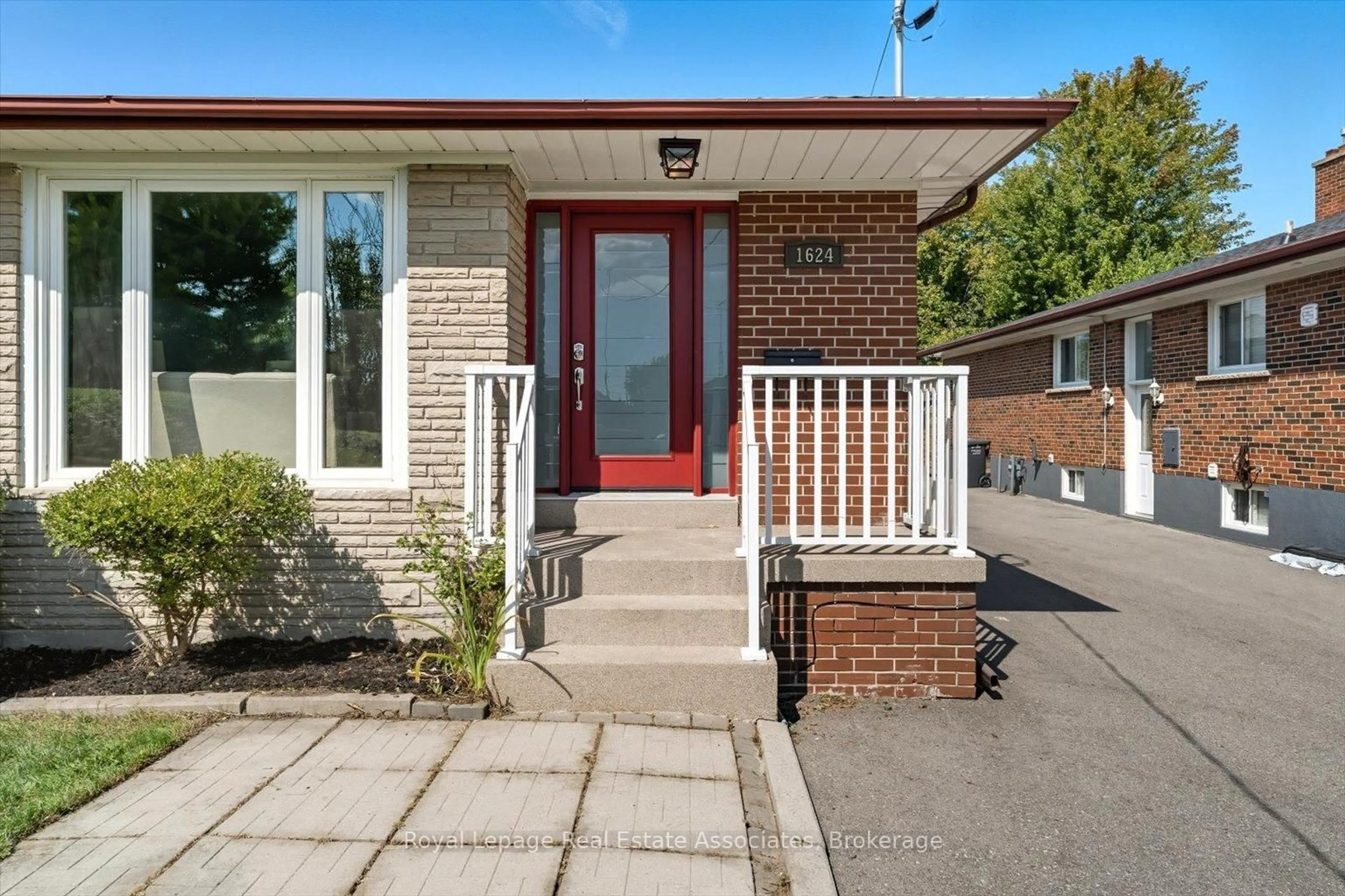Home with brick exterior material, street for 1624 Coram Cres, Mississauga Ontario L4X 1K9
