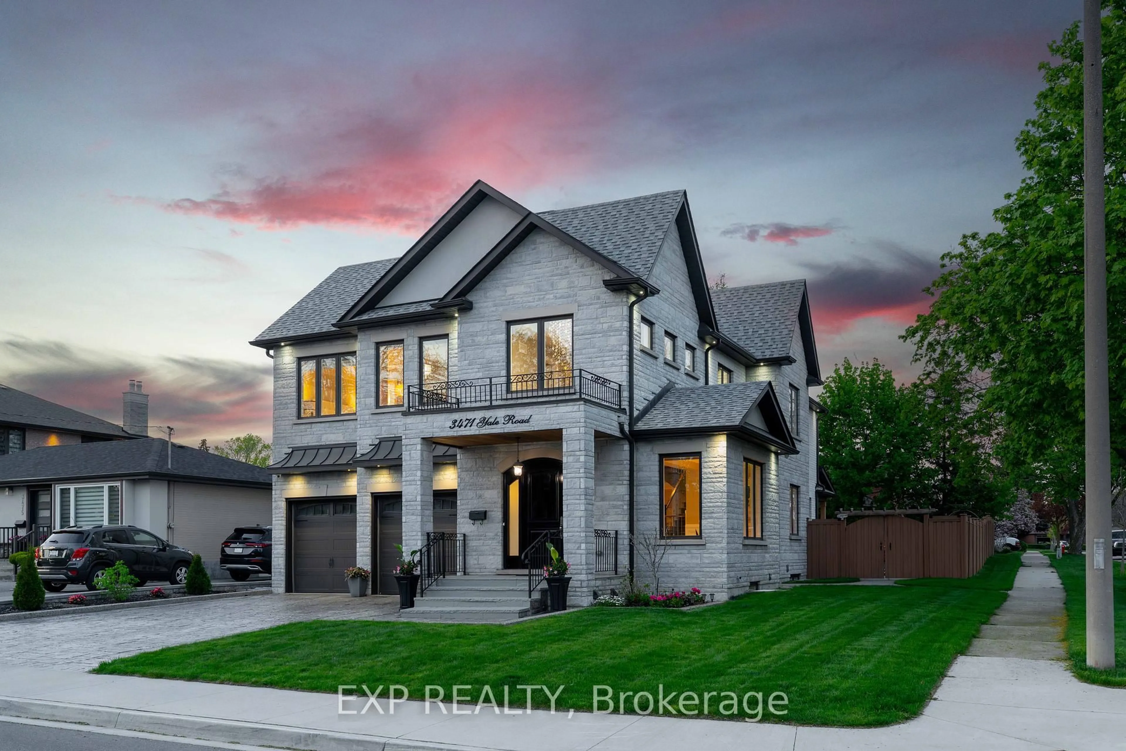Home with brick exterior material, street for 3471 Yale Rd, Mississauga Ontario L5A 2V4