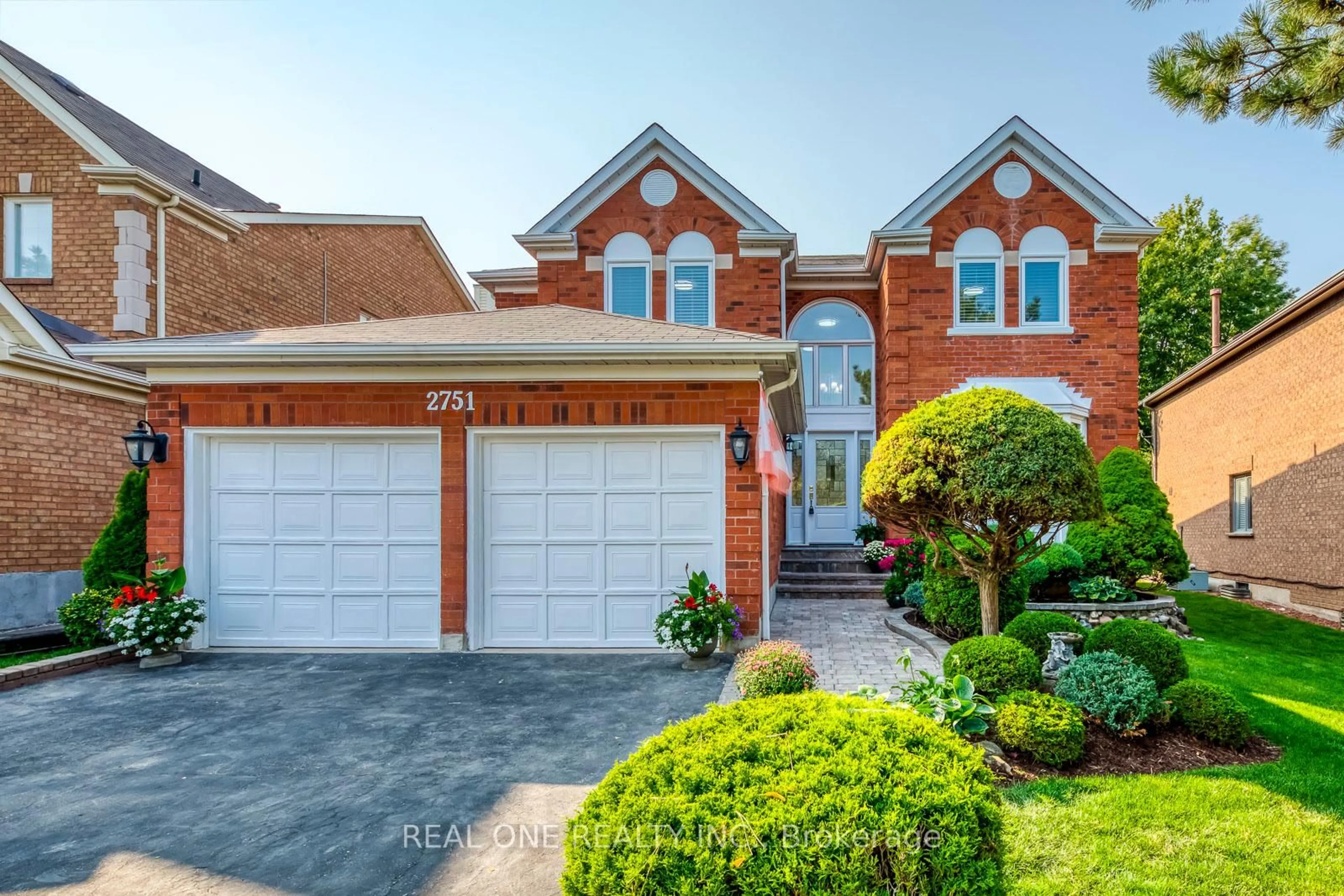 Home with brick exterior material, street for 2751 Duncairn Dr, Mississauga Ontario L5M 5C6