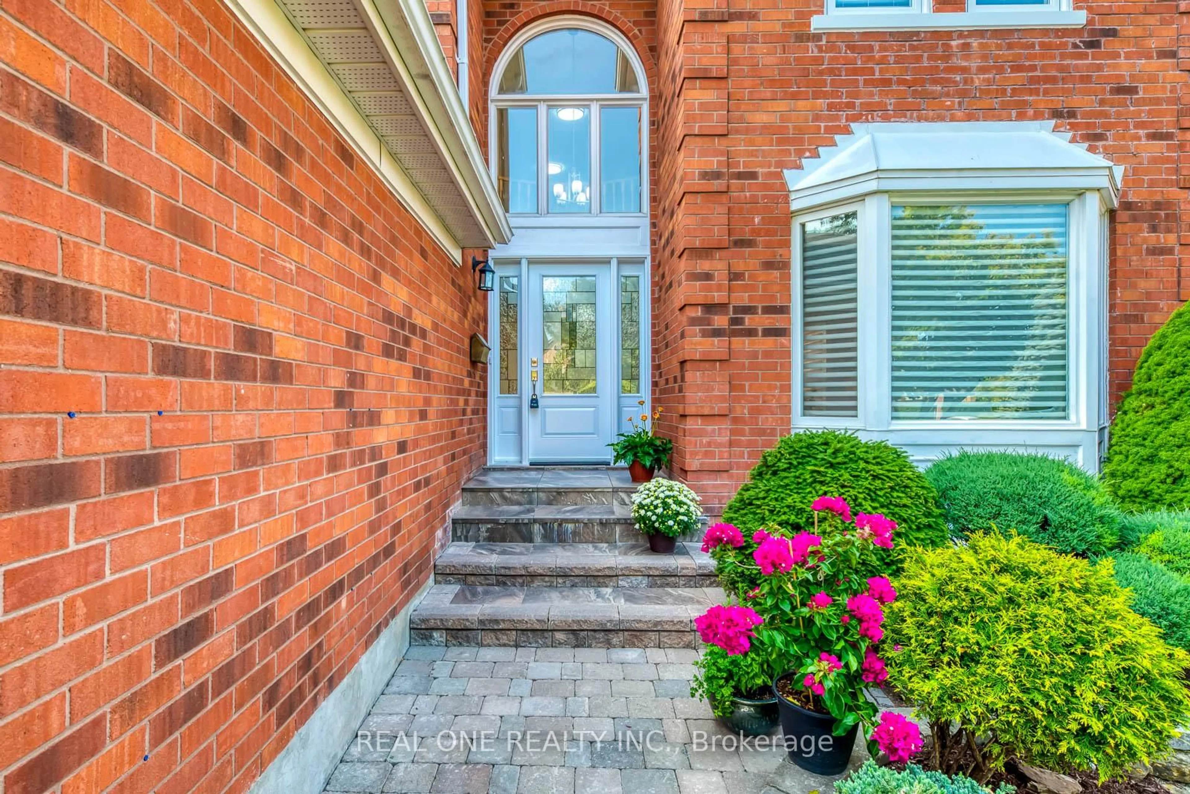 Home with brick exterior material, street for 2751 Duncairn Dr, Mississauga Ontario L5M 5C6