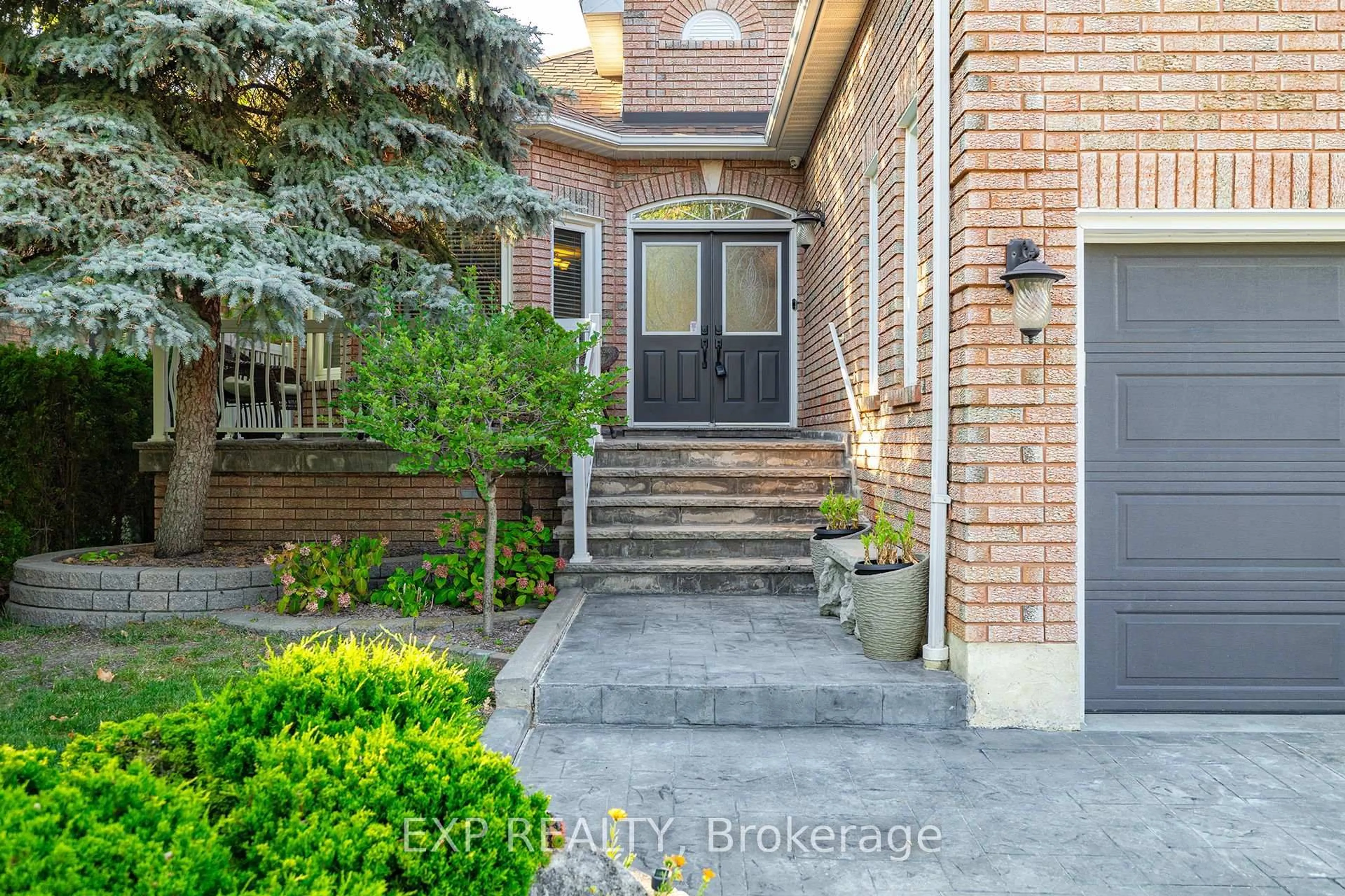 Unknown for 633 Avonwick Ave, Mississauga Ontario L5R 3N9
