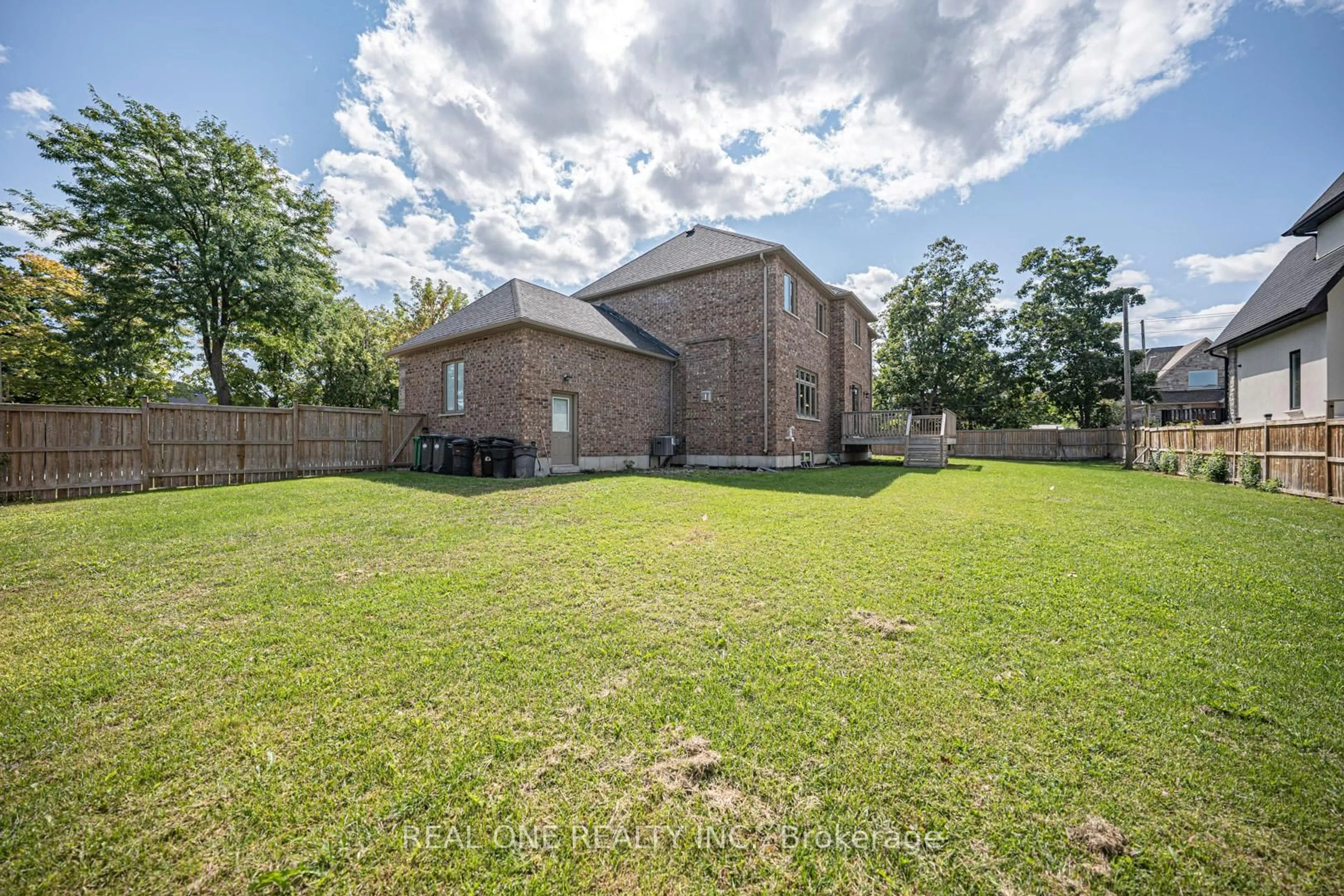 A pic from outside/outdoor area/front of a property/back of a property/a pic from drone, unknown for 2095 Springfield Rd, Mississauga Ontario L5K 1C1