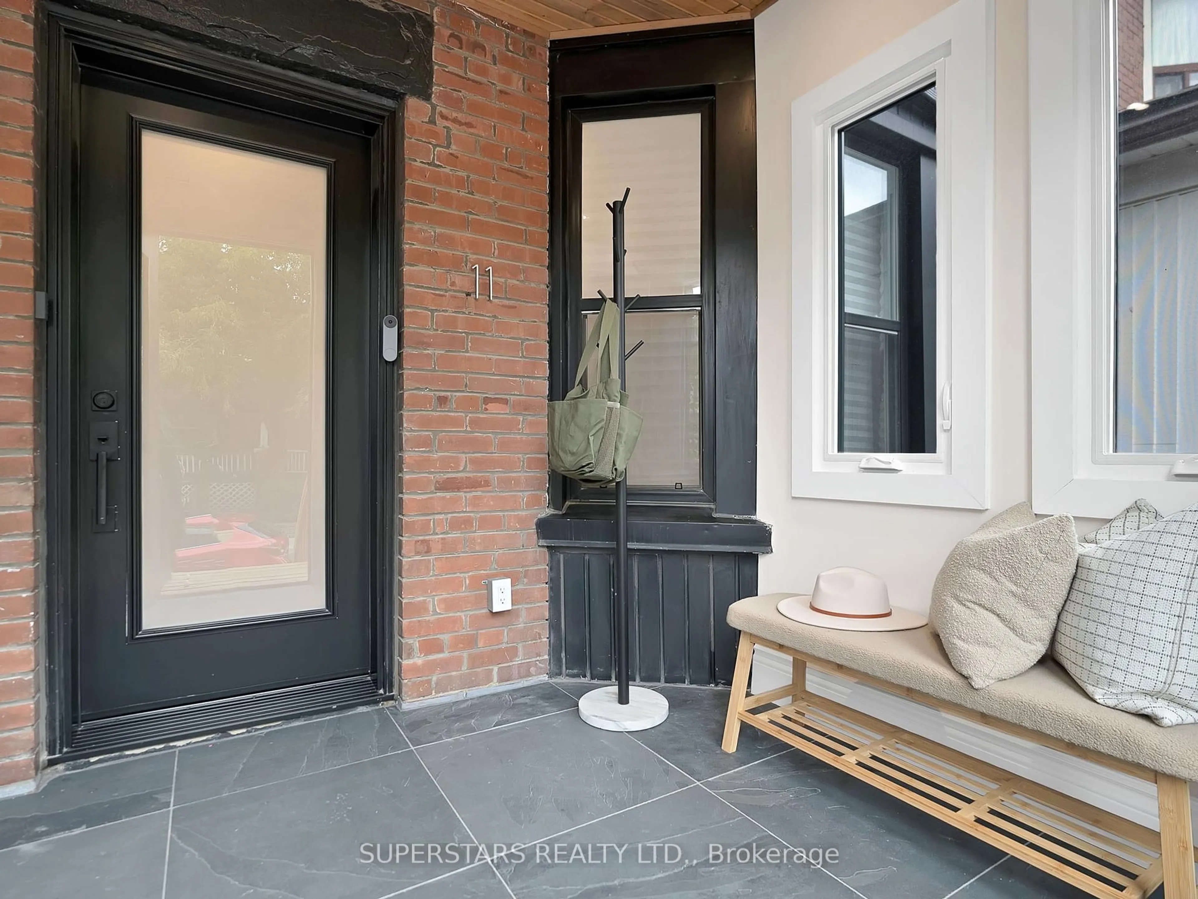Indoor entryway for 11 Carling Ave, Toronto Ontario M6G 3S2