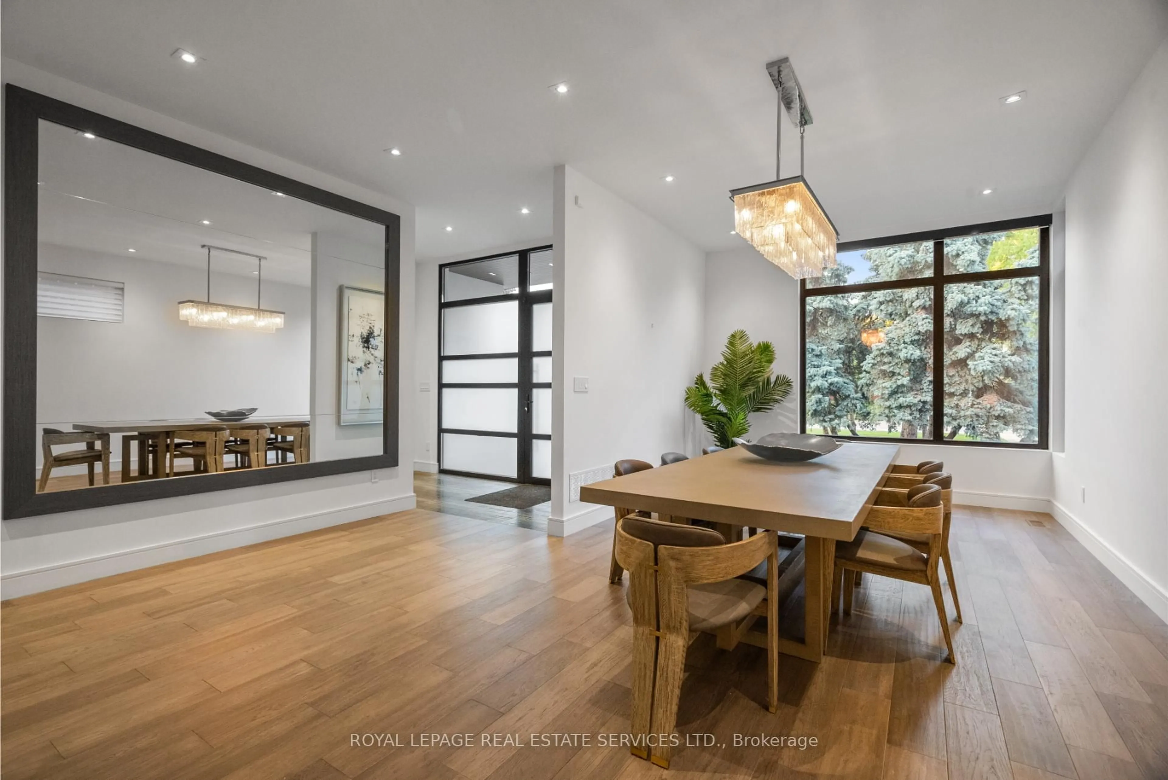 Dining room, unknown for 96 Montgomery Rd, Toronto Ontario M9A 3N5