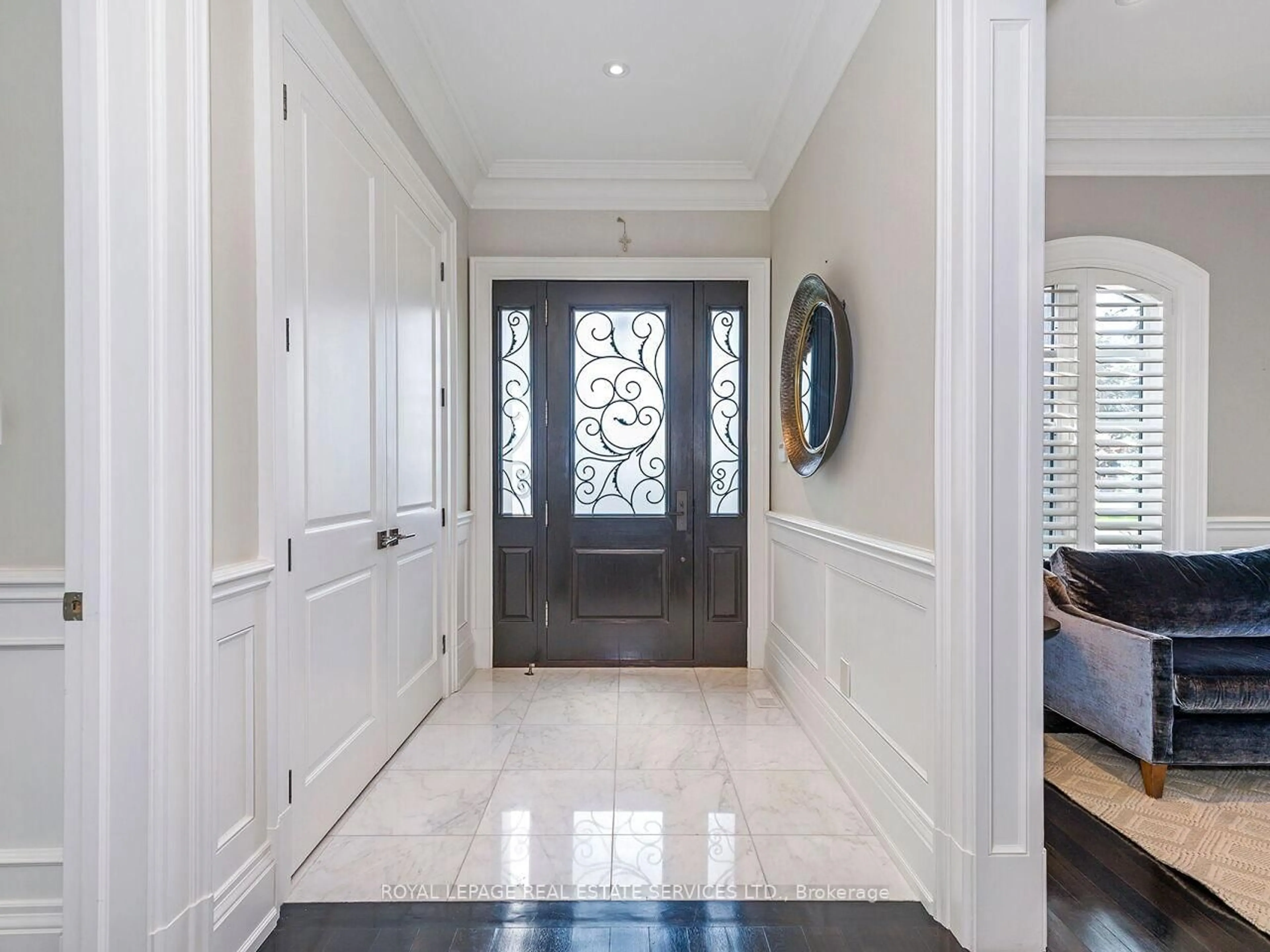 Indoor entryway for 67 Renown Rd, Toronto Ontario M9A 2E6
