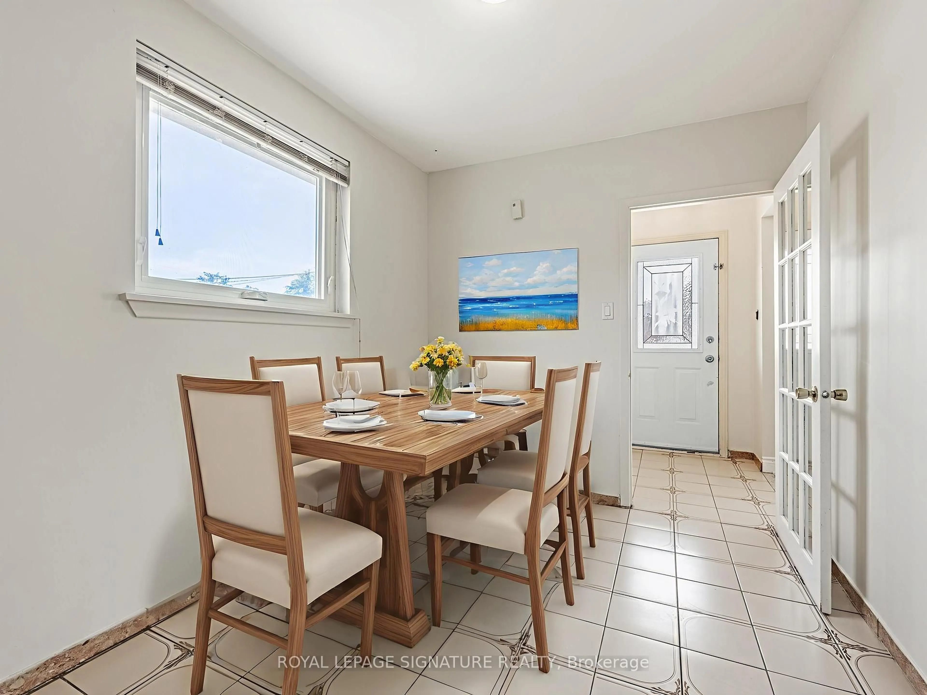 Dining room, unknown for 3706 Woodruff Cres, Mississauga Ontario L4T 1T9