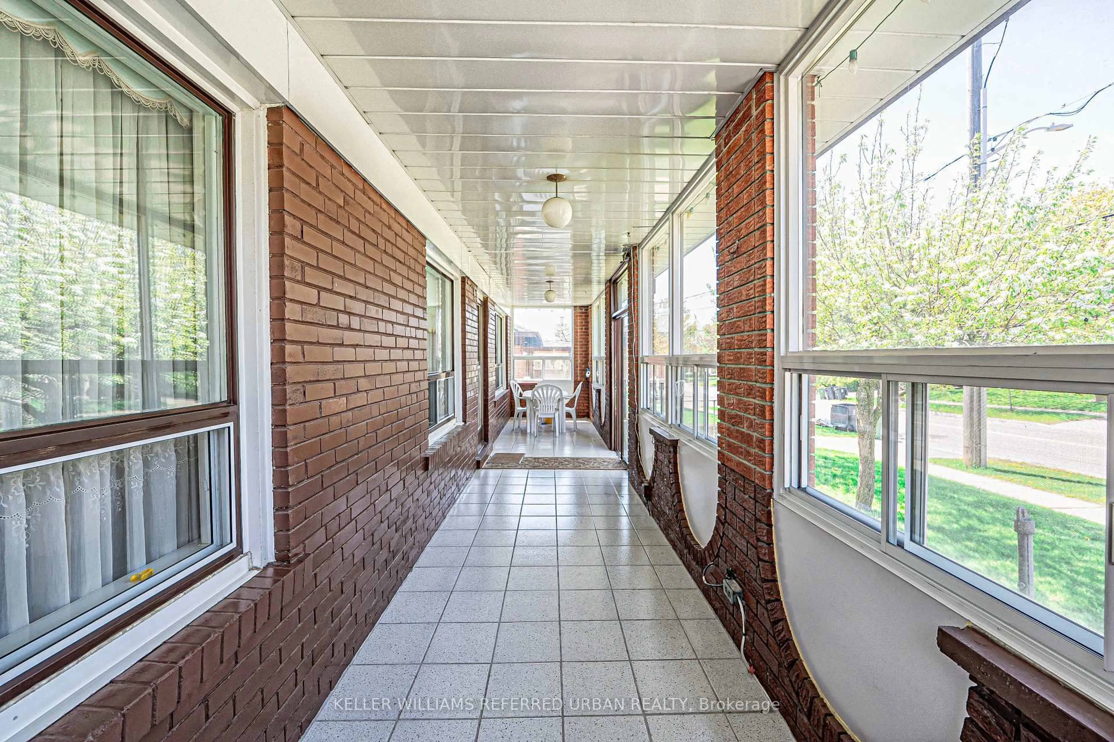 Unknown for 245 Falstaff Ave, Toronto Ontario M6L 2G3