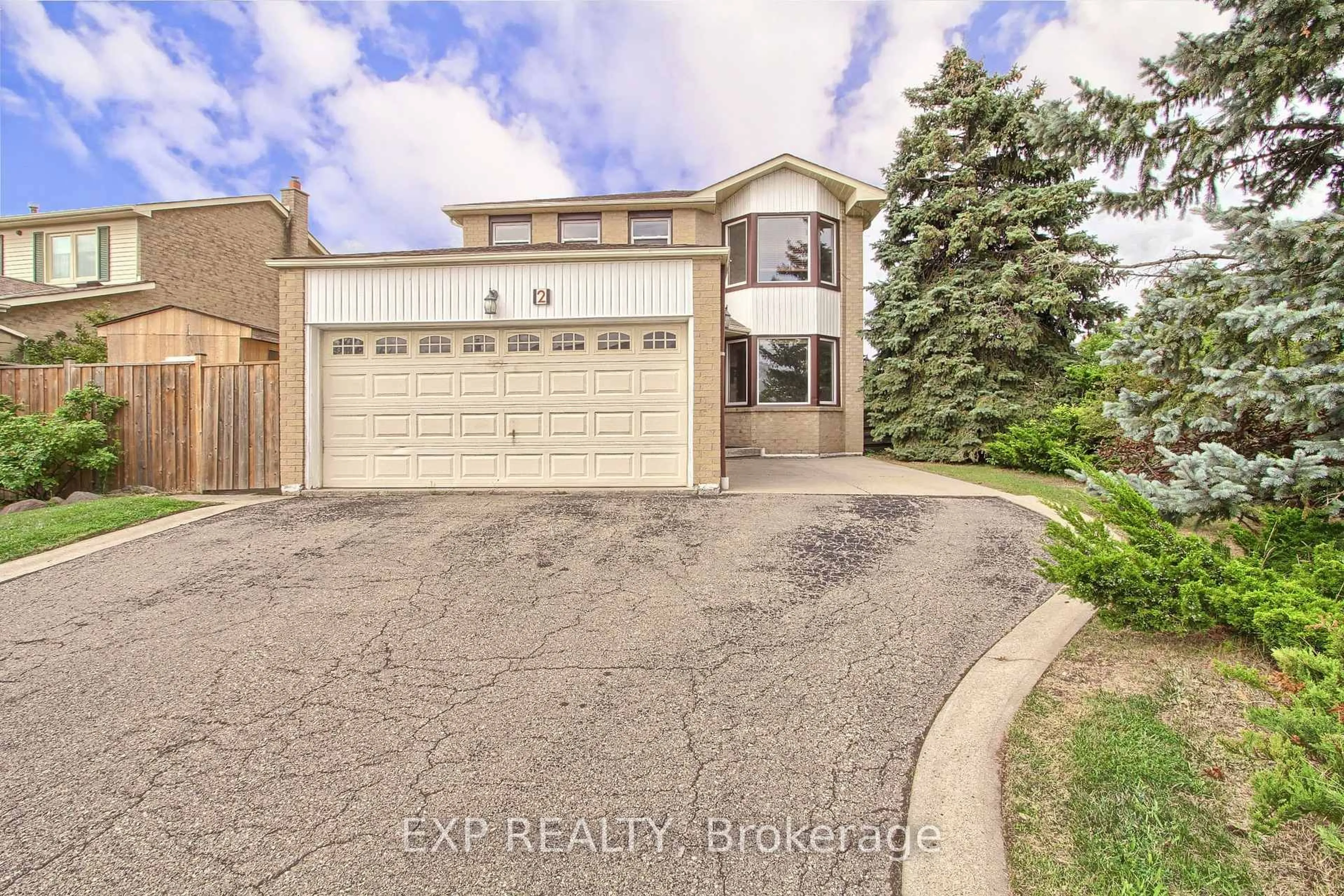 A pic from outside/outdoor area/front of a property/back of a property/a pic from drone, street for 2 Nuttall St, Brampton Ontario L6S 4X3