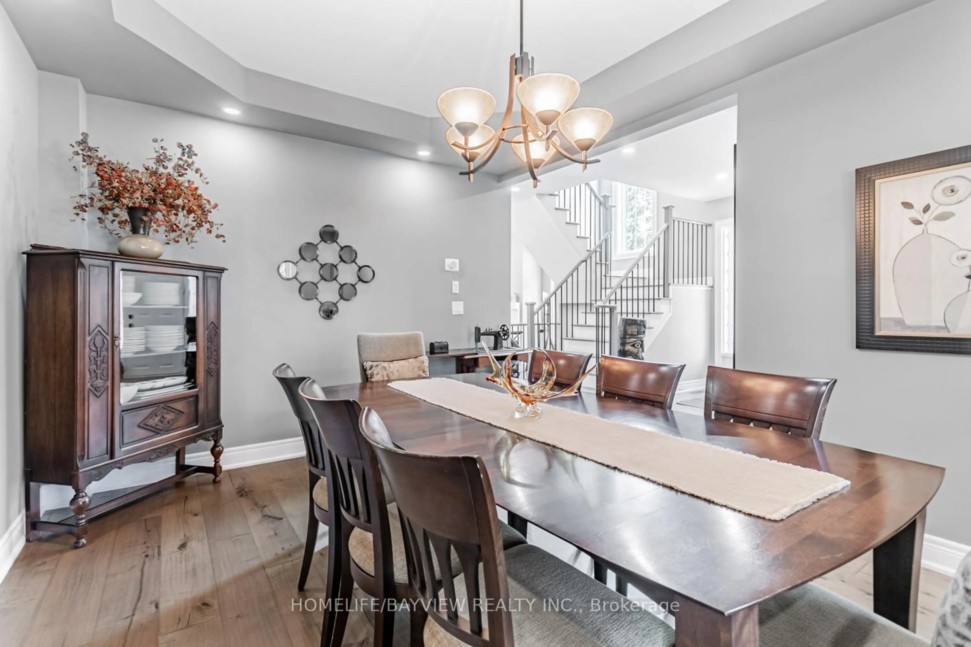 Dining room, ceramic/tile floor for 4989 Sebastian Dr, Mississauga Ontario L5M 7P4