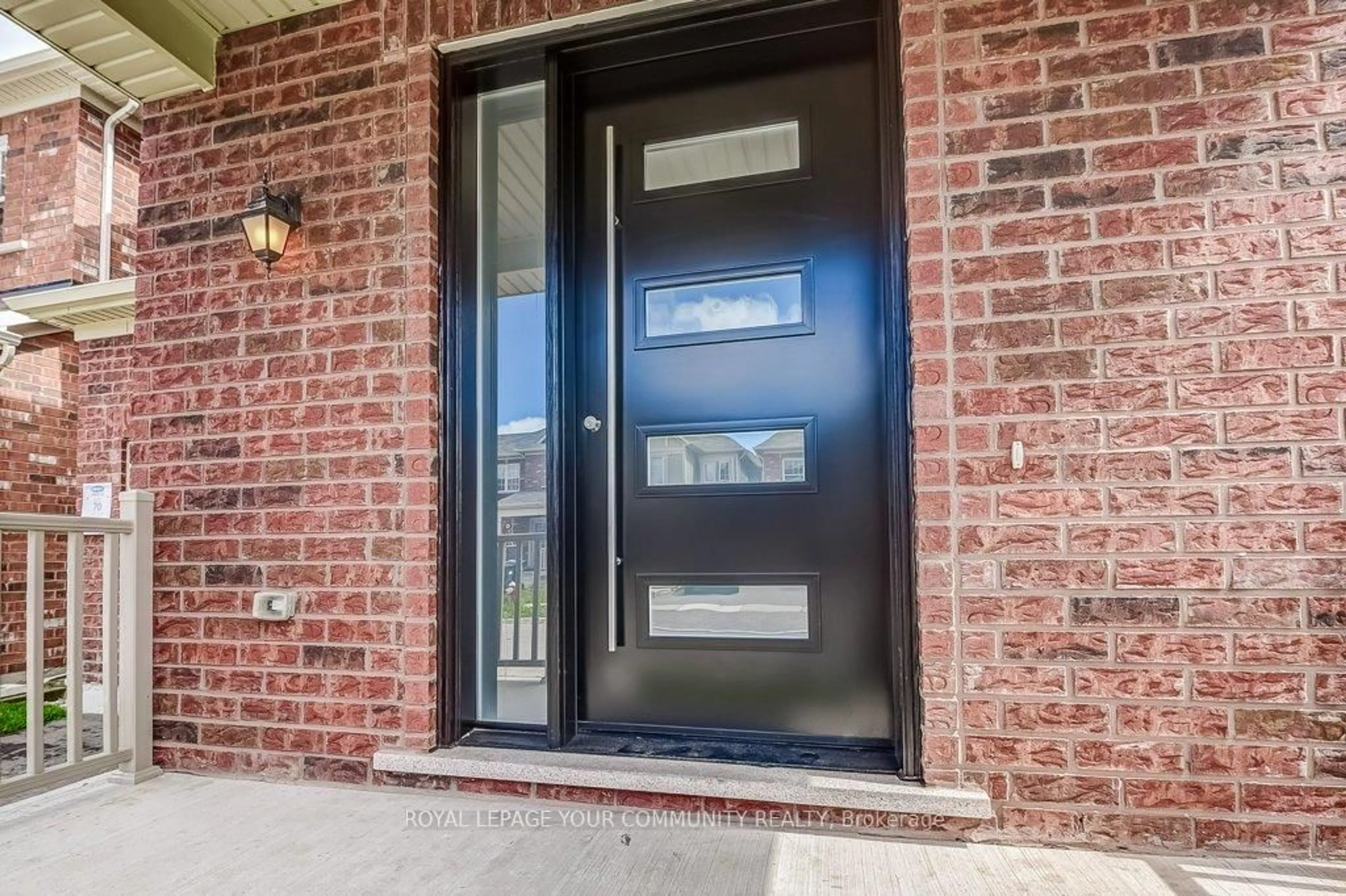 Indoor entryway for 31 Averill Rd, Brampton Ontario L7A 5A7