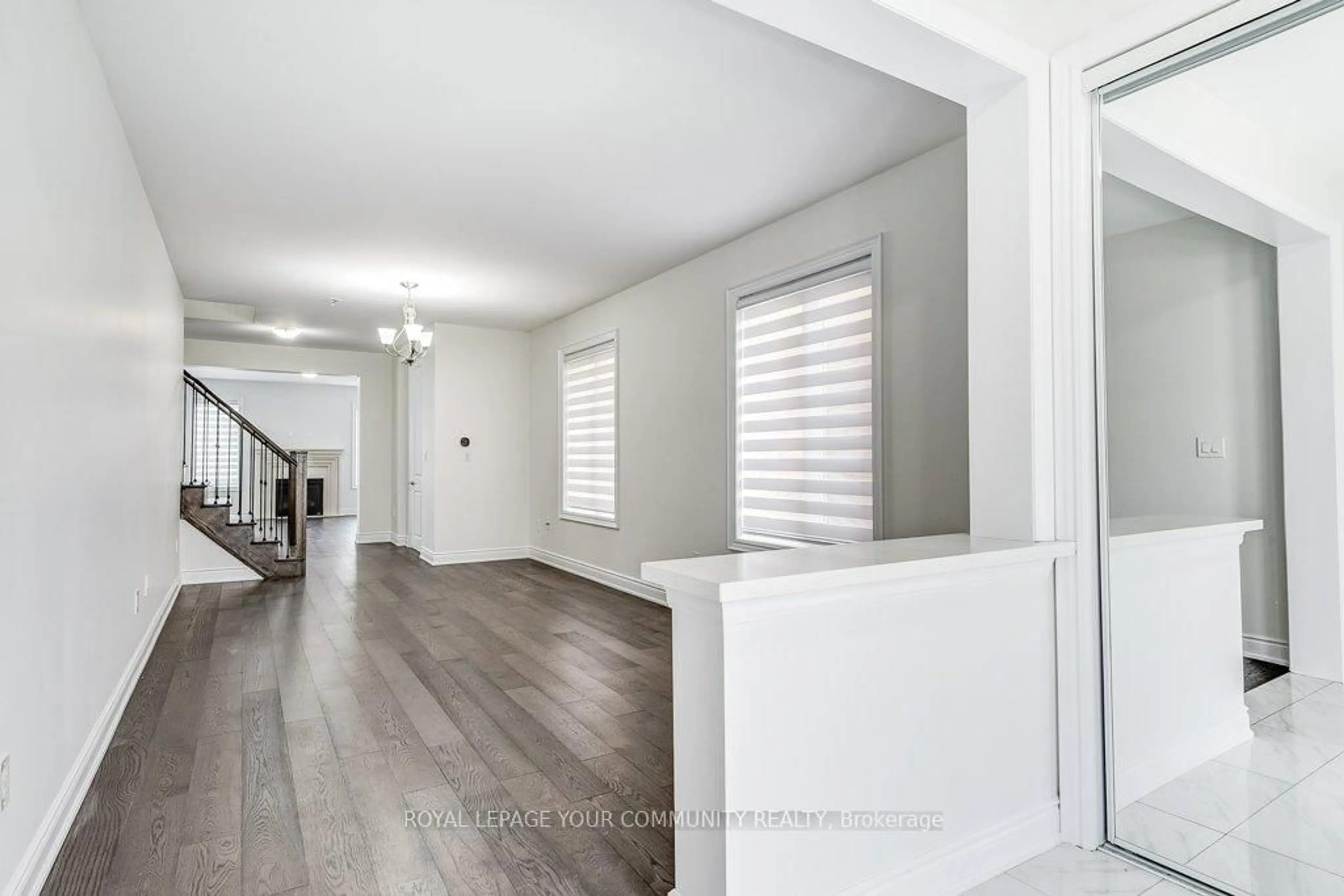 Indoor entryway for 31 Averill Rd, Brampton Ontario L7A 5A7