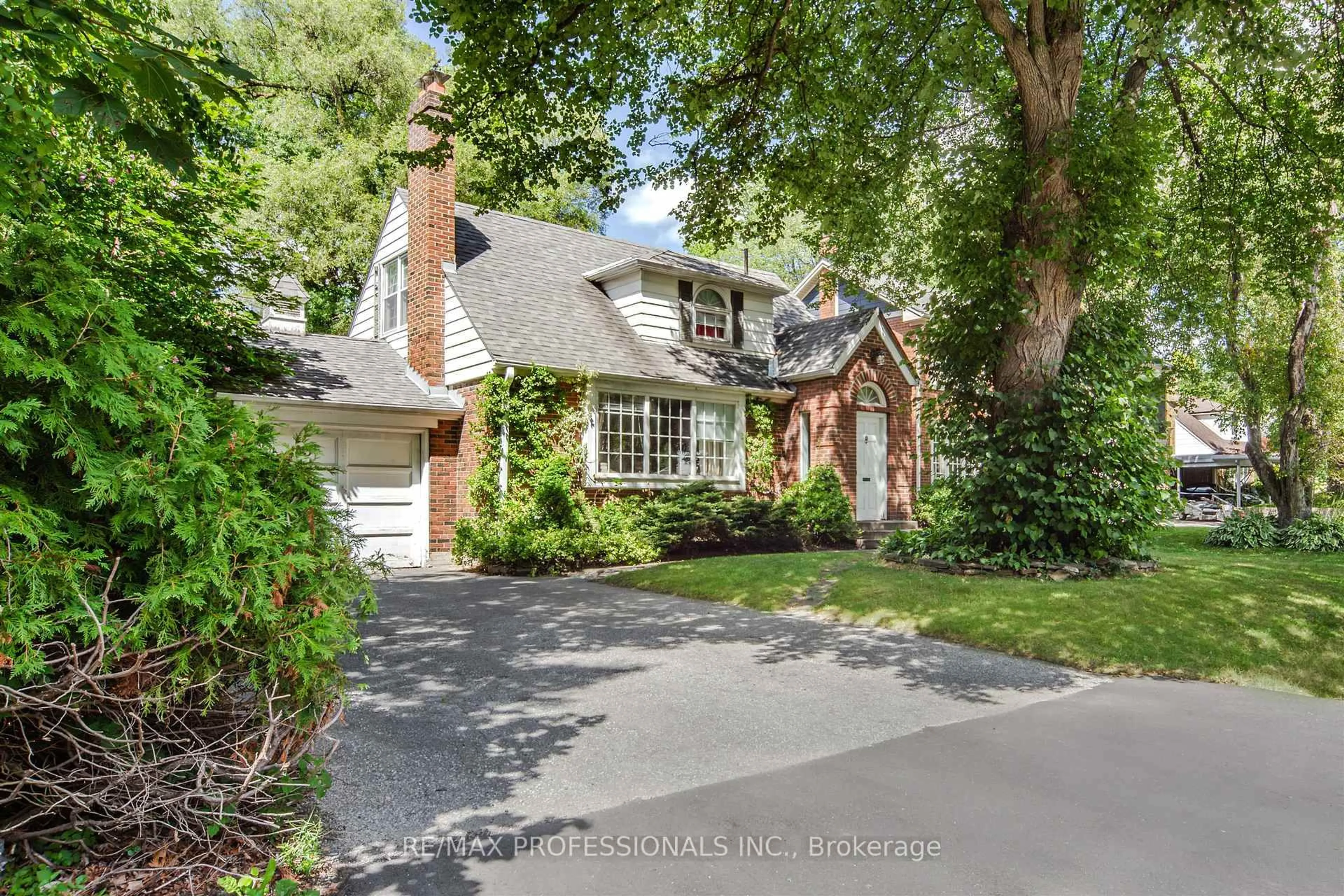 Home with brick exterior material, street for 43 Nottingham Dr, Toronto Ontario M9A 2W4